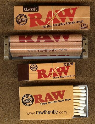 RAW ROLLING – RYO BUNDLE 50 1.25 (1 1/4) Papers+79mm Roller+50 TIPS and MATCHES