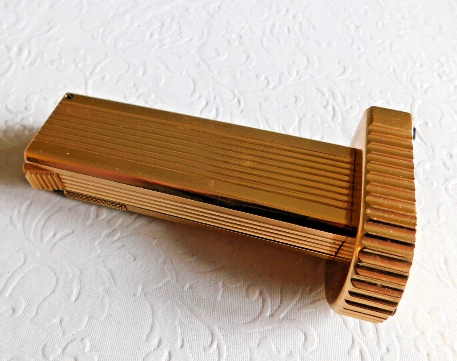 VINTAGE ART DECO 4 1/4″ TABLE LIFT ARM LIGHTER CYGNUS JAPAN CHAMPAGNE GOLD !