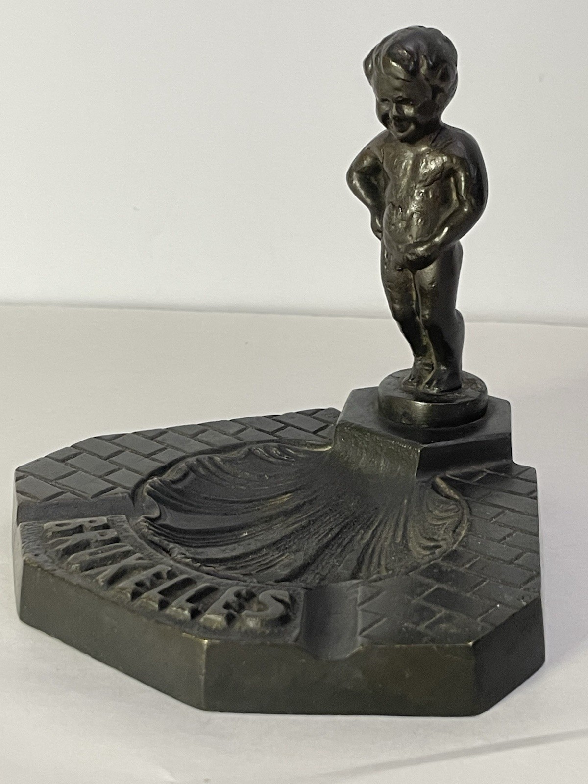 Vintage Bruxelles Mannikin Pis Brass Ashtray ~ Nude Boy Figurine Belgium