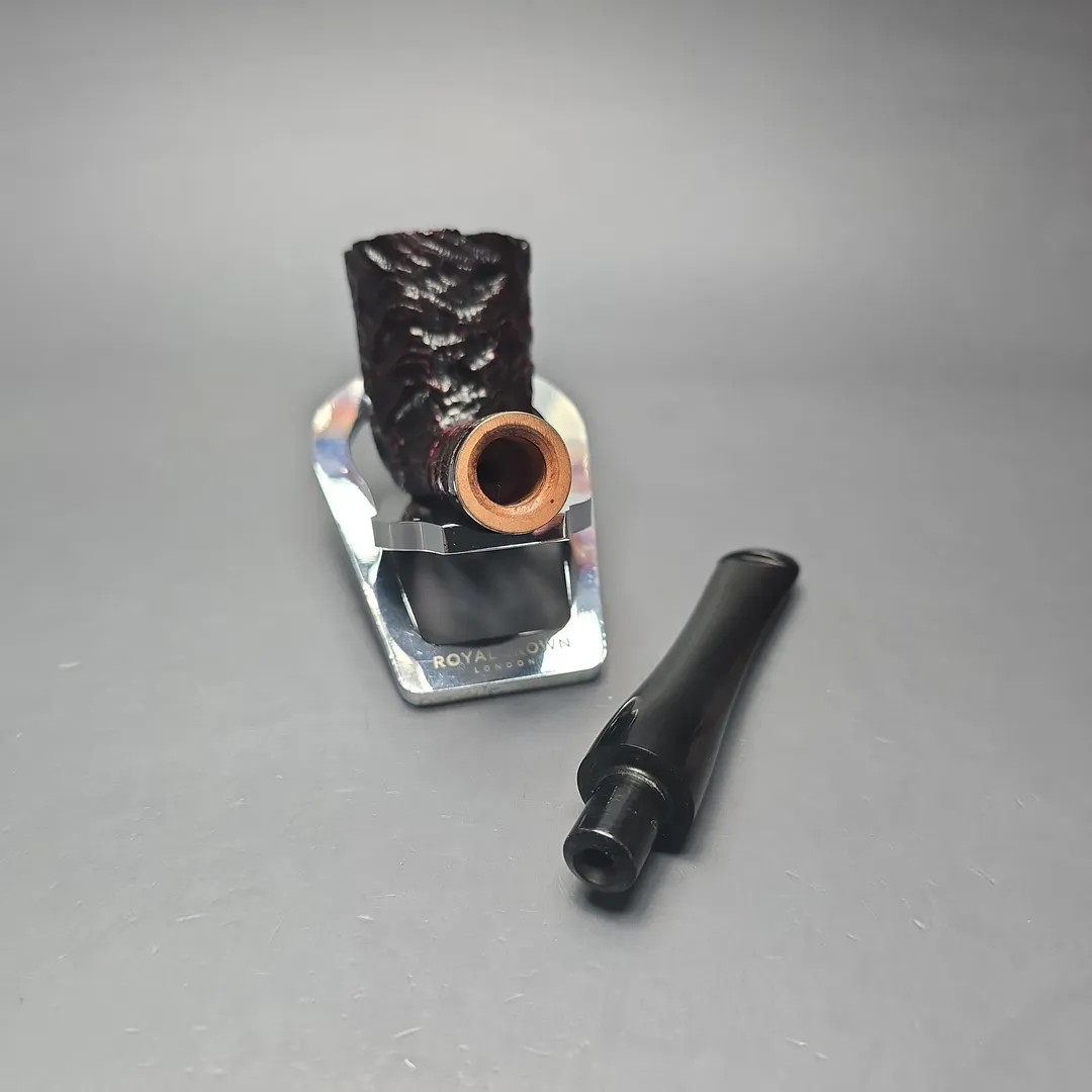 Peterson Cobble 120 Rusticated & Sandblasted Dublin w/ Silver Briar Pipe, New