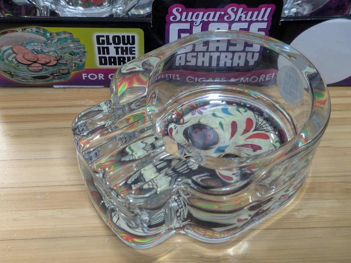 Glow In Dark Glass Day Of The Dead Skull Ashtray 2.75″ x 3.75″ New Clear