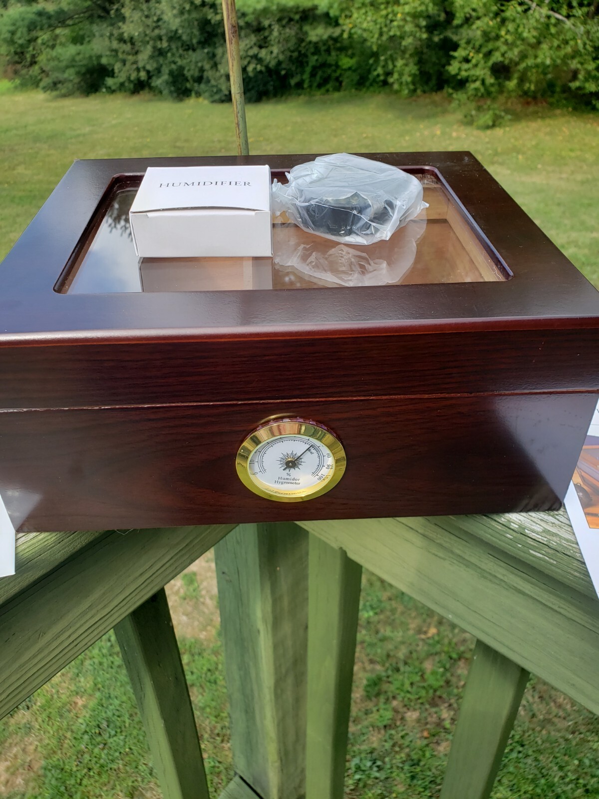 Humidor Supreme Glasstop Cedar Lined & Divider Cigar Humidifier Vietnam