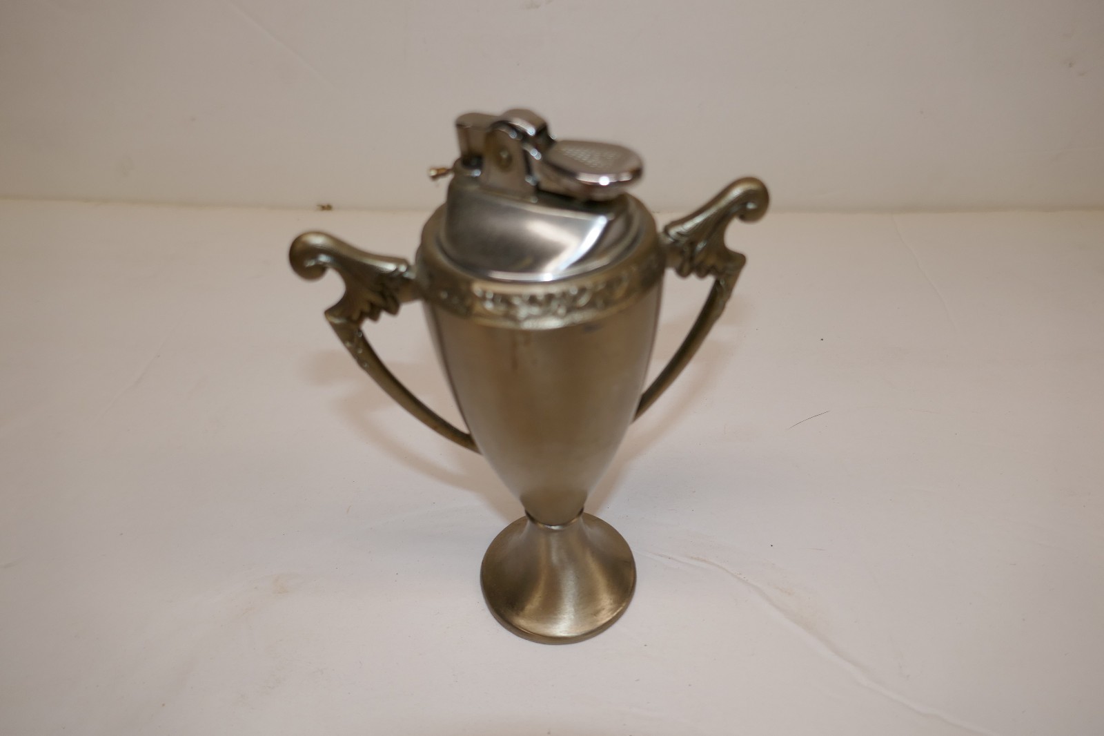 VINTAGE Silver tone Loving Cup/ Trophy GAS Branded TABLE TOP CIGARETTE LIGHTER