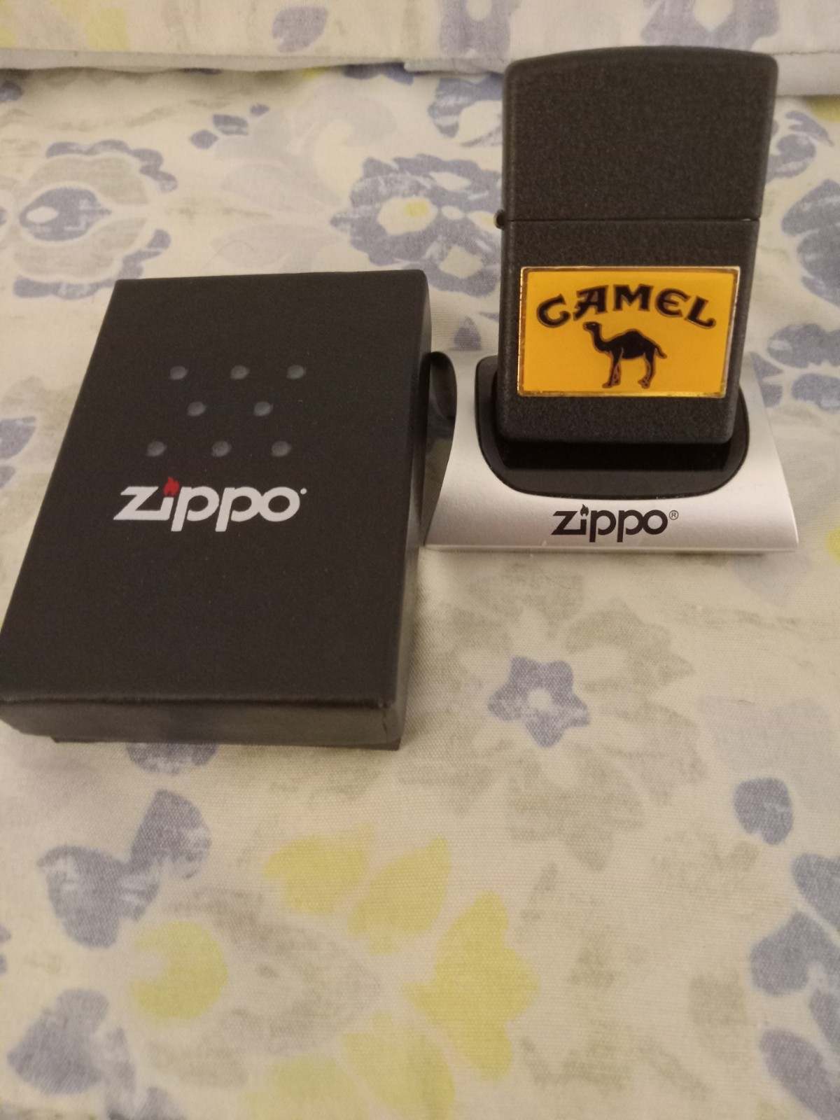 Camel Zippo Really Rare Black Mat Yellow Emblem Raised blk/yellow