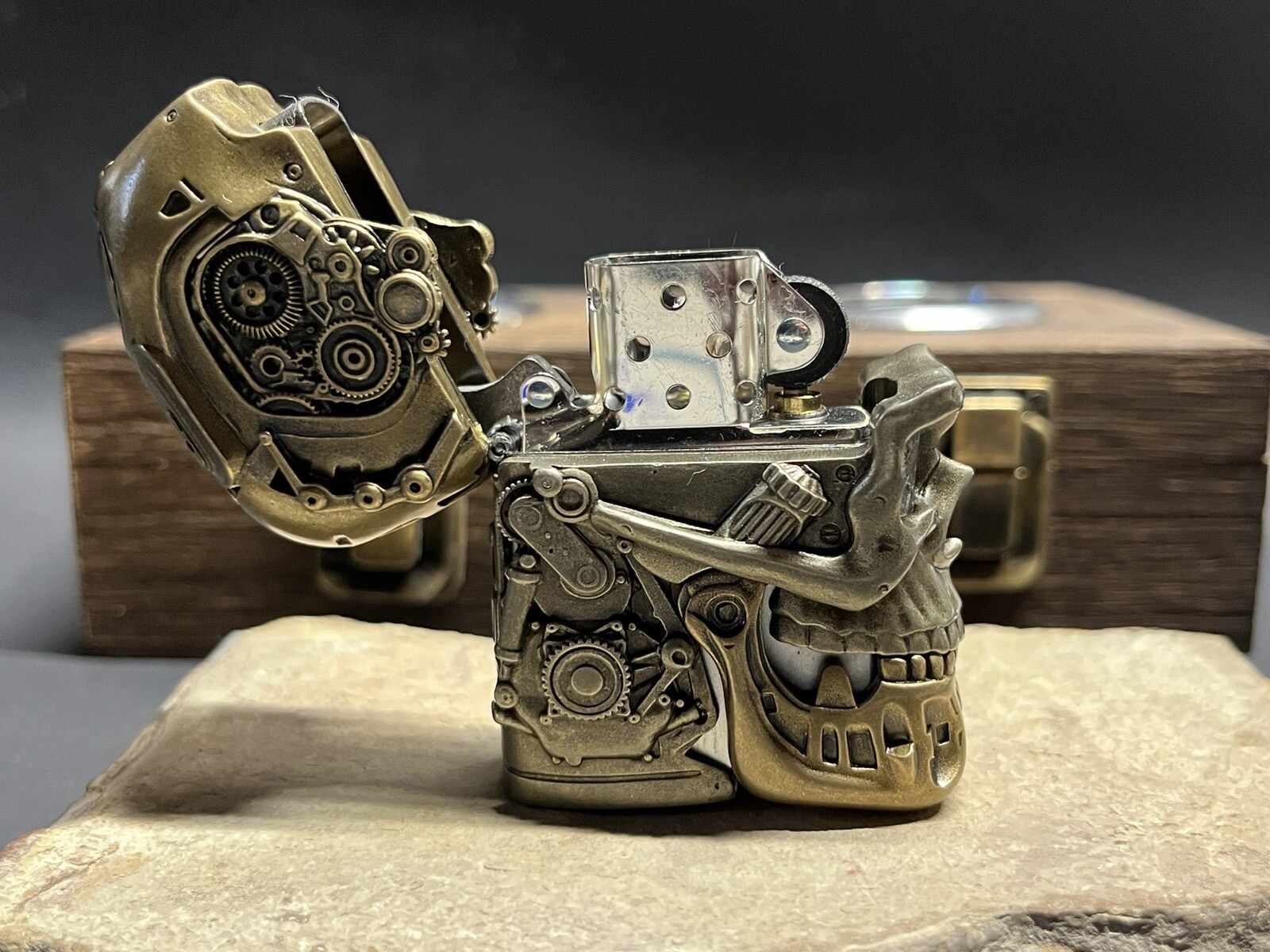 RARE Heavy 5-side Zippo lighter machine Skull Zippo New Wood Box