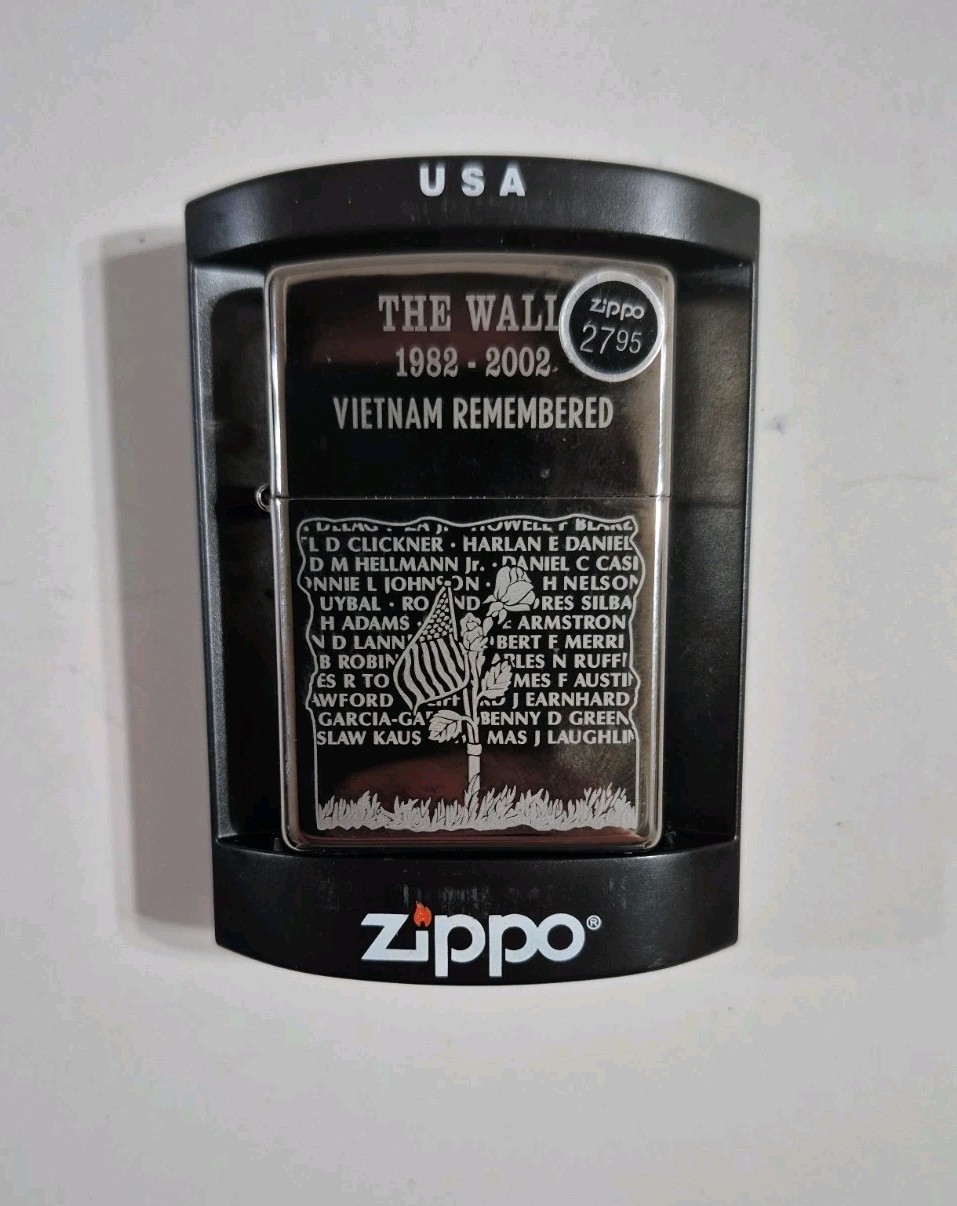 ZIPPO 2003 THE VIETNAM WALL VIETNAM REMEBERED LIGHTER UNUSED B215