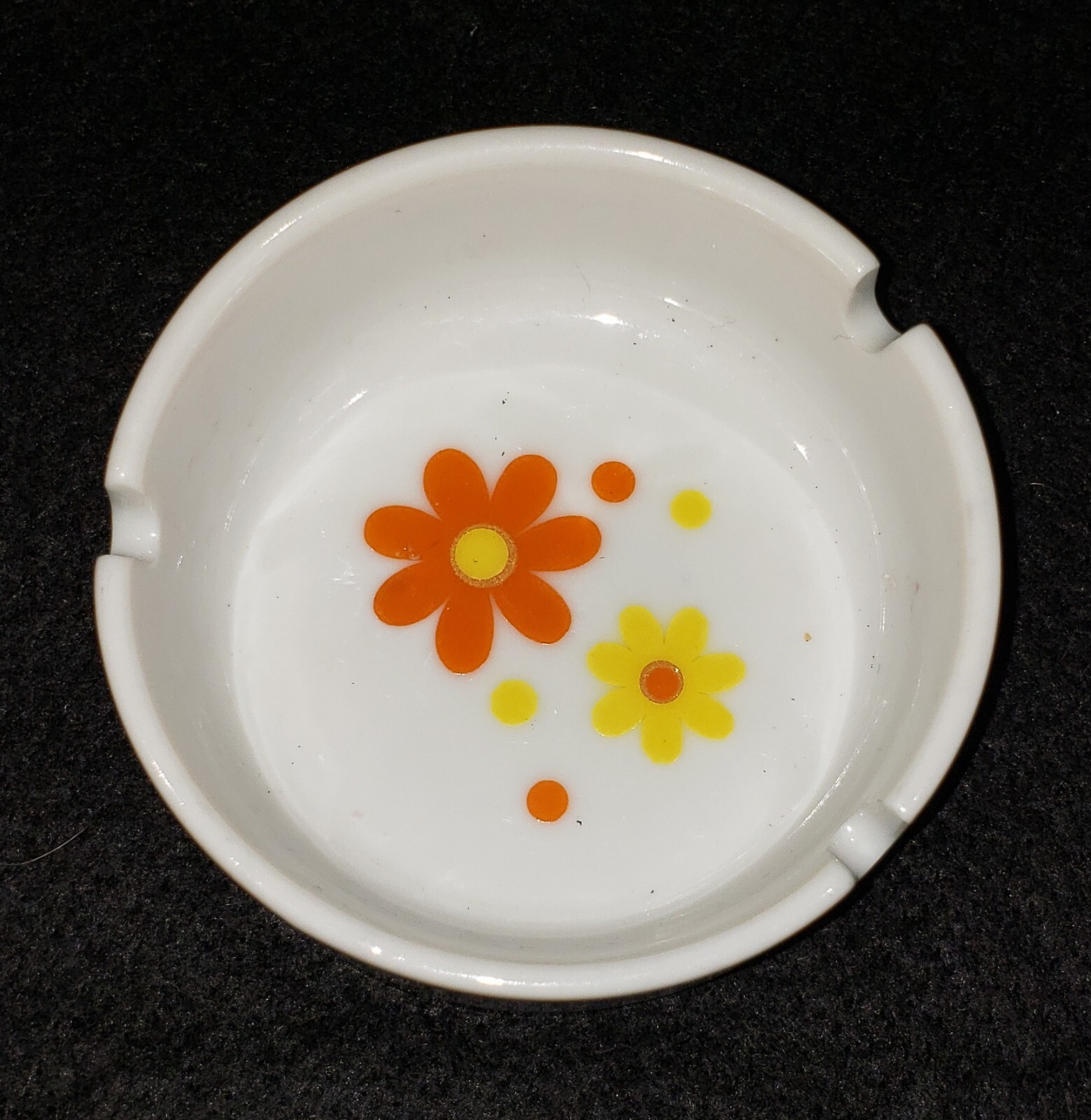 Vintage Ceramic Ashtray Daisy Flower Power 1970s Takahashi Japan Mod Groovy 3.5″