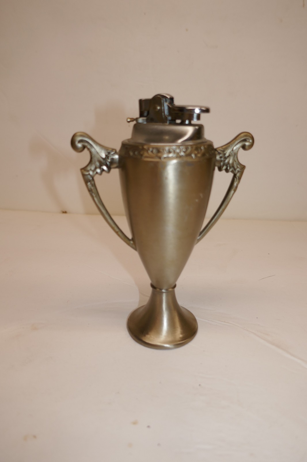VINTAGE Silver tone Loving Cup/ Trophy GAS Branded TABLE TOP CIGARETTE LIGHTER