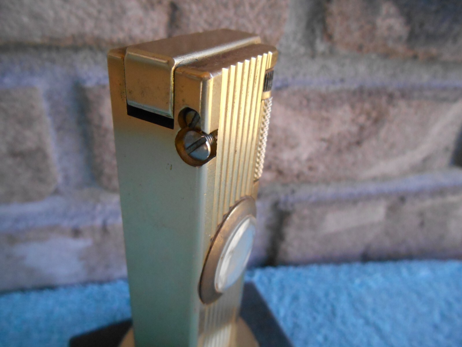VINTAGE CYGNUS LIFT ARM TABLE LIGHTER WORKS WITH SWANK CLOCK. WIND STEM MISSING