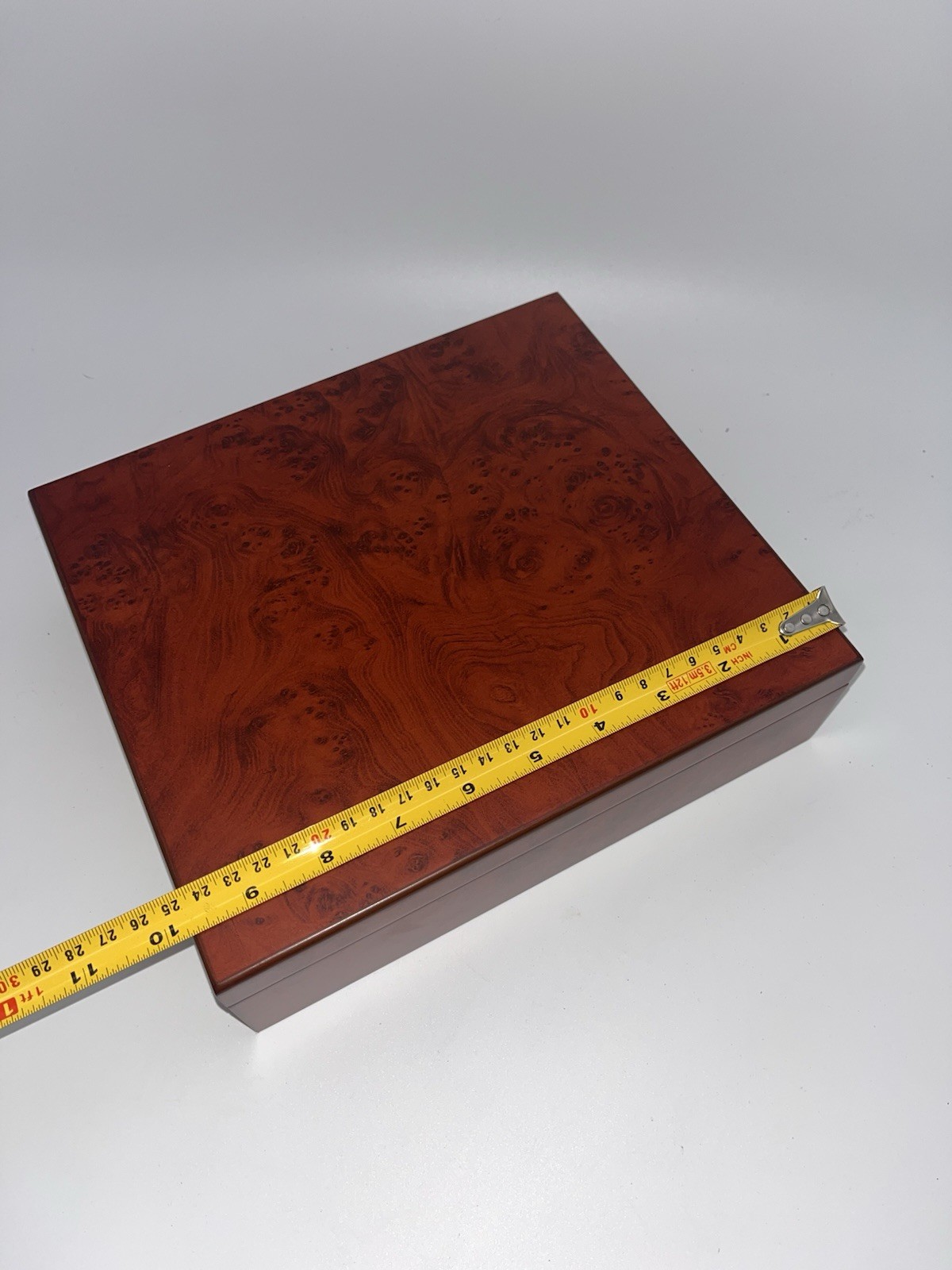 Cigar Humidor Cherry Finish Box Holds 15-25 Cigars Hygrometer Storage Case