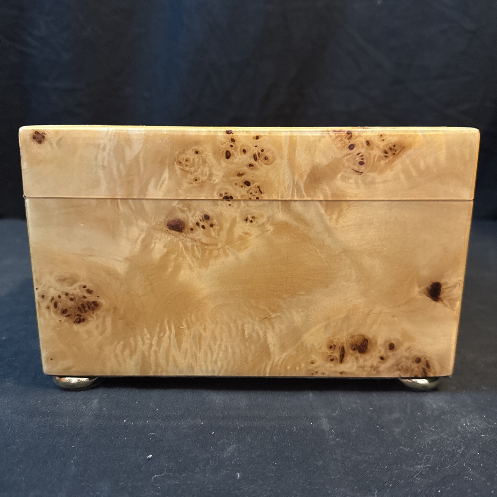 CUERVO Y SOBRINOS Rare Luxury Bird’s Eye Maple Wood Humidor Box