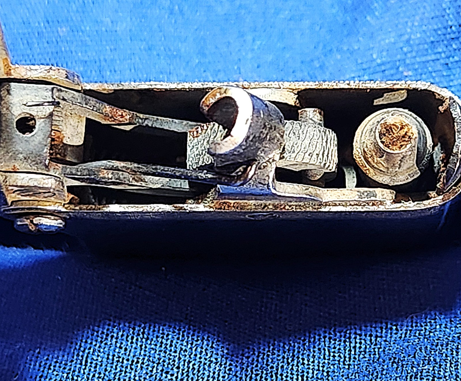 RARE THORENS SINGLE CLAW FAB SWISS LIGHTER “R” ENGRAVED OPERATES OK NO FLINT