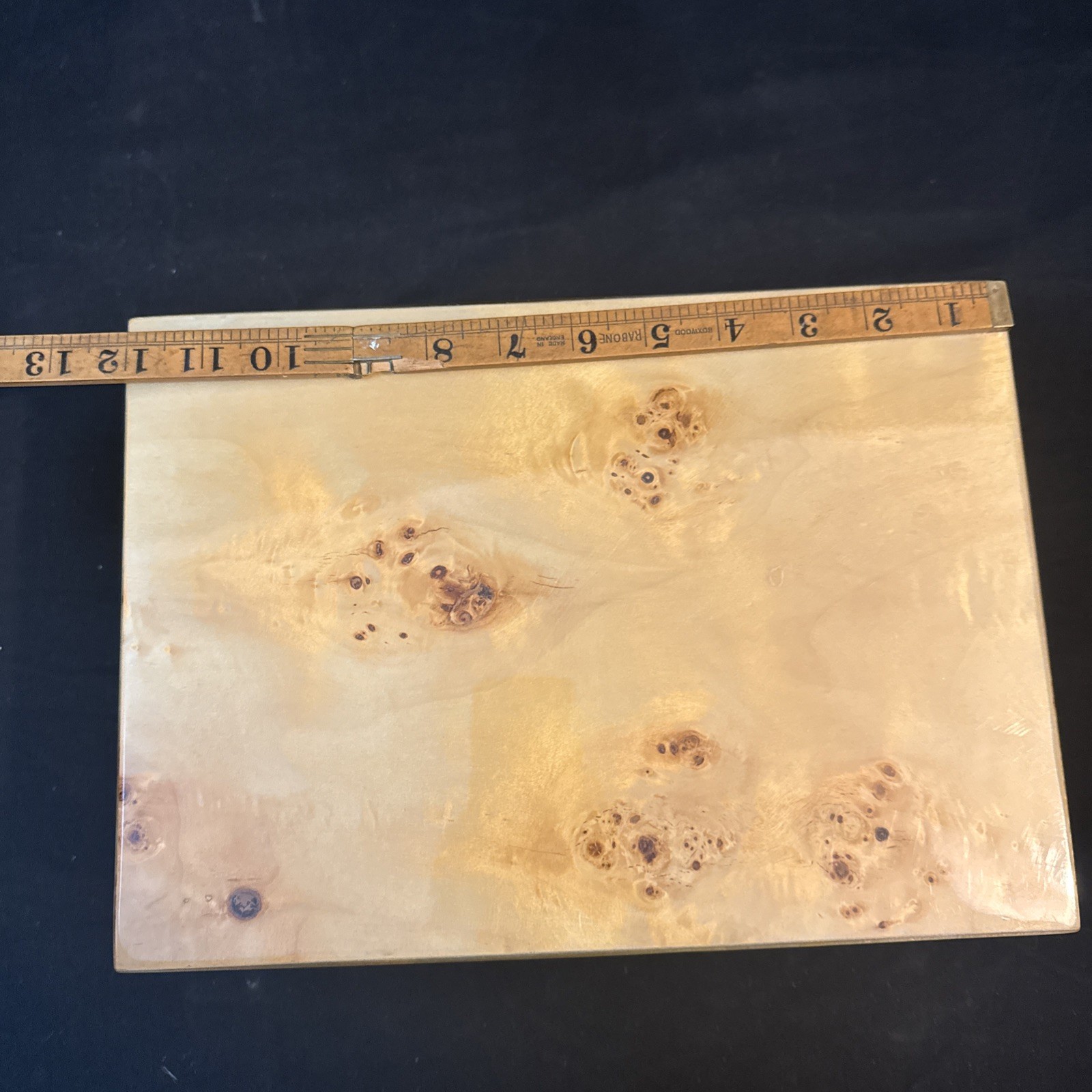 CUERVO Y SOBRINOS Rare Luxury Bird’s Eye Maple Wood Humidor Box