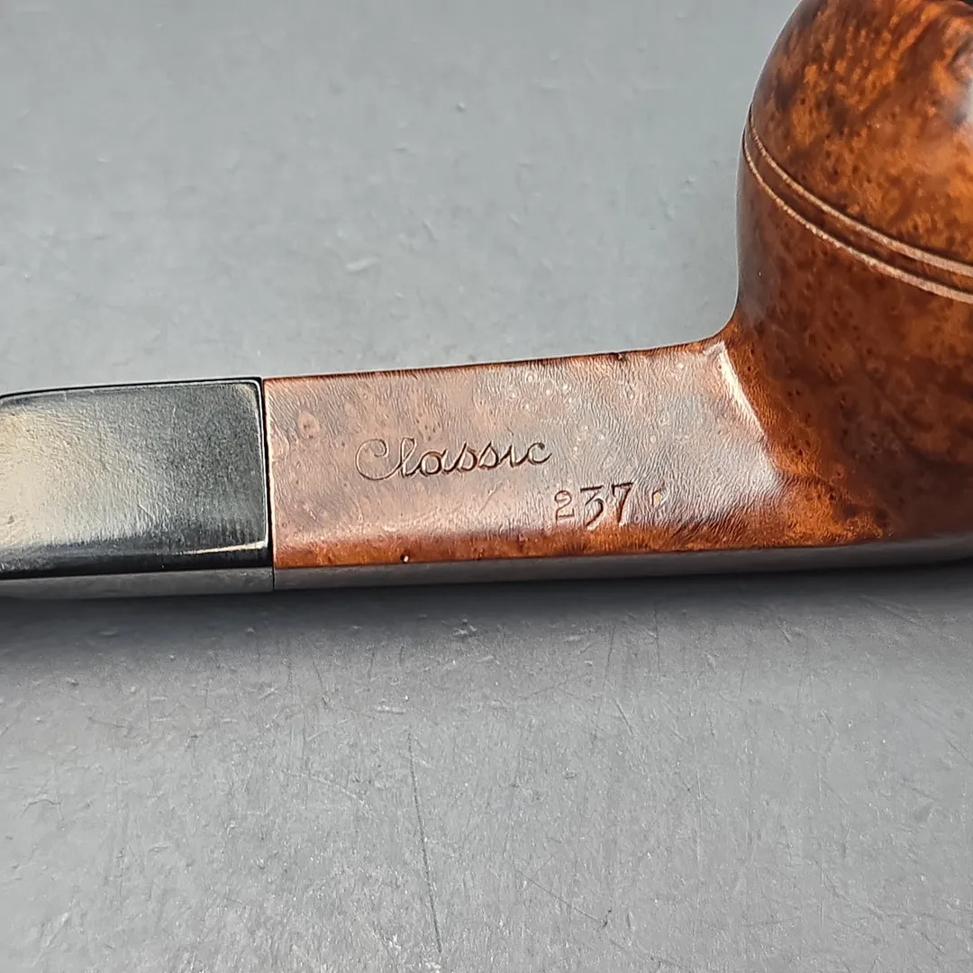 The Guildhall (Comoy’s) Classic 237 Smooth Estate Briar Pipe, English Estates
