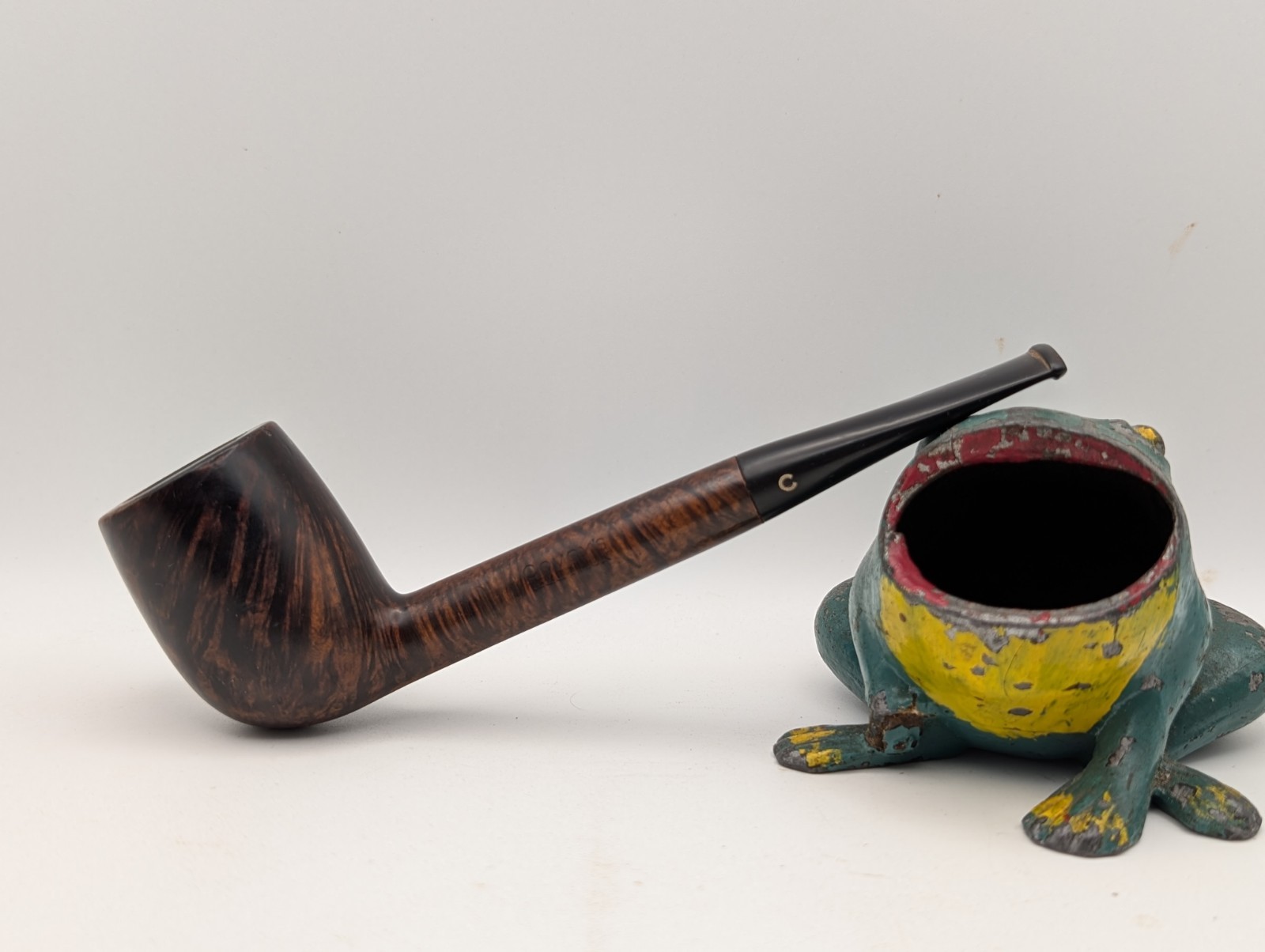 Vintage Comoy’s Tradition 30 Smooth Liverpool Estate Tobacco Pipe