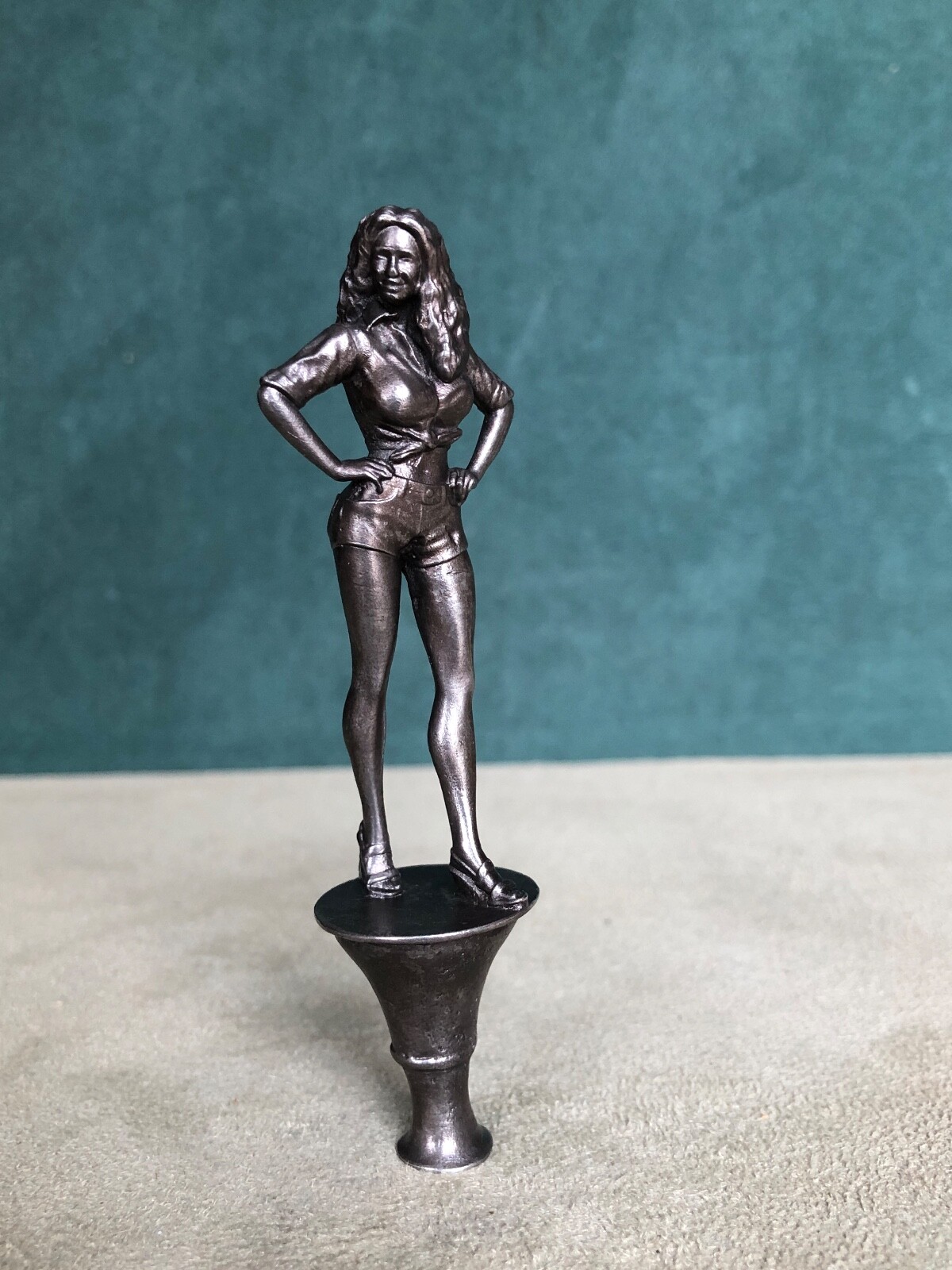 Catherine Bach As Daisy Duke Pipe Tamper , Solid Fine Pewter