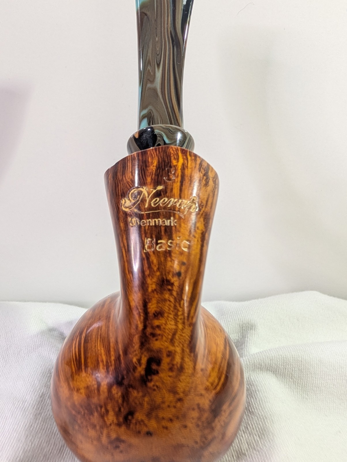 Neerup Basic Smooth Bent Apple Pipe Size 3 by Peder Jeppesen – Estate