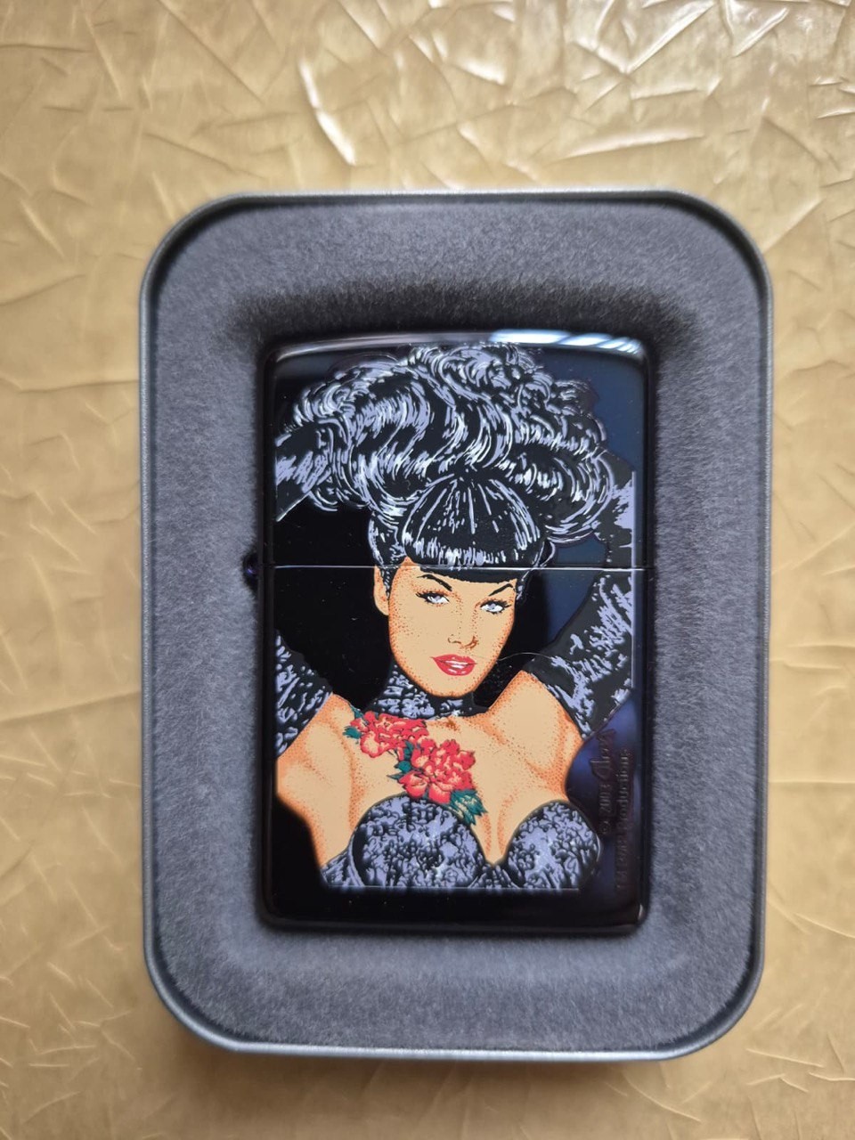 VERY RARE OLIVIA BANSHEE SAPPHIRE 2004 ZIPPO LIGHTER NEW IN BOX
