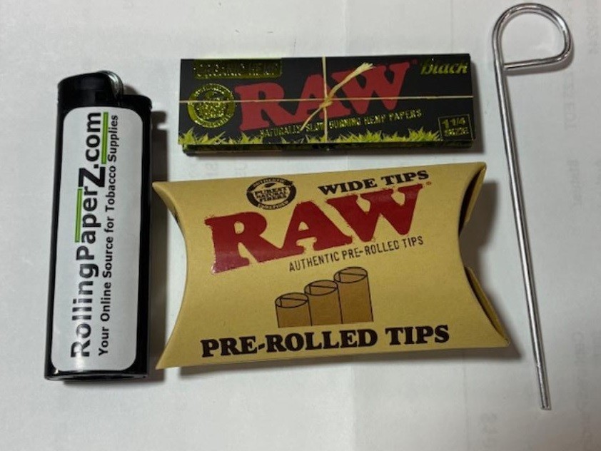 MASTER BLASTER SQUEEZE SMOKER POWER HITTER +RAW King Size Papers, Poker, Lighter