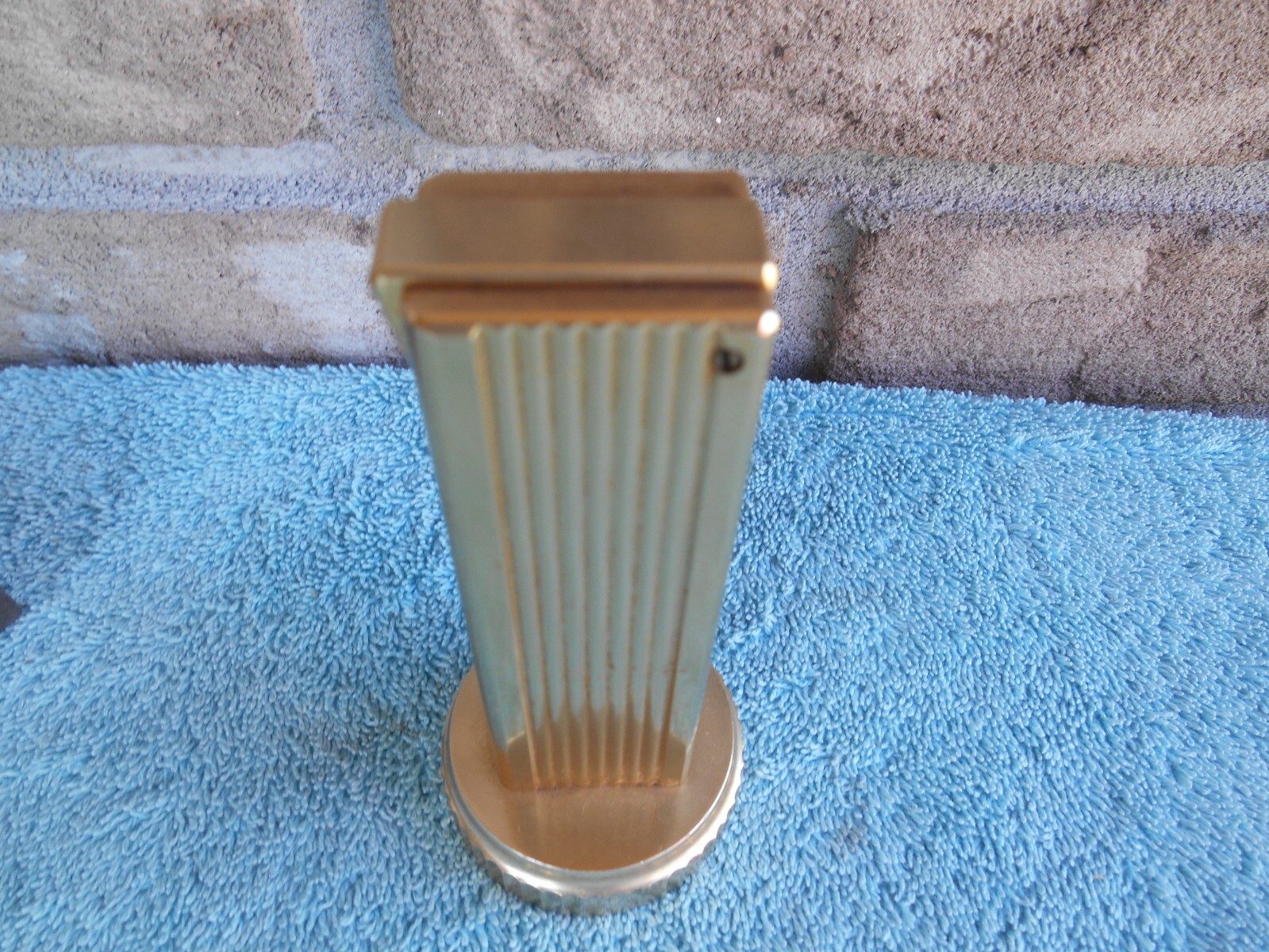 VINTAGE CYGNUS LIFT ARM TABLE LIGHTER WORKS WITH SWANK CLOCK. WIND STEM MISSING