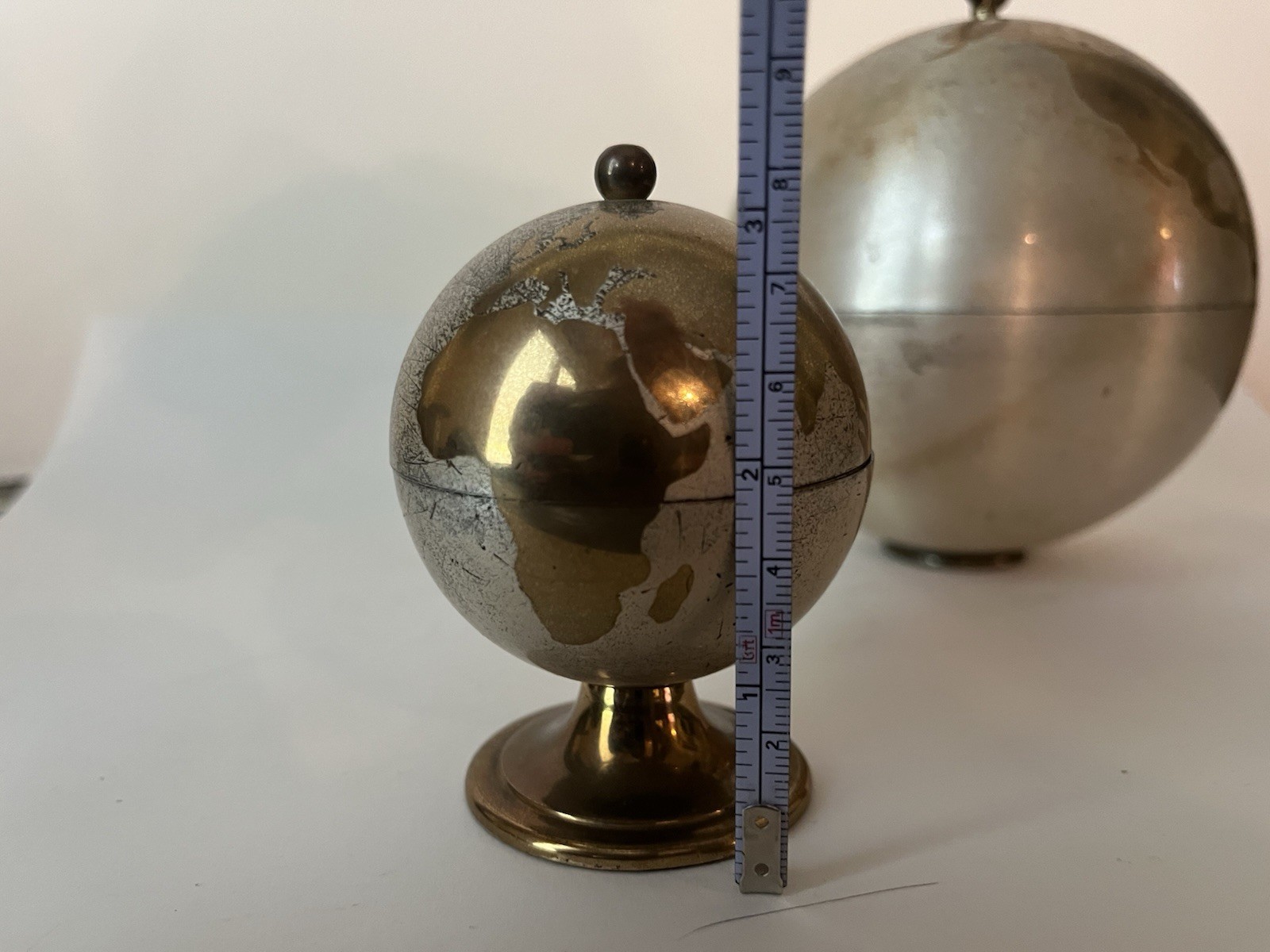 1950s/60s Globe Cigarette Dispenser With Matching lighter