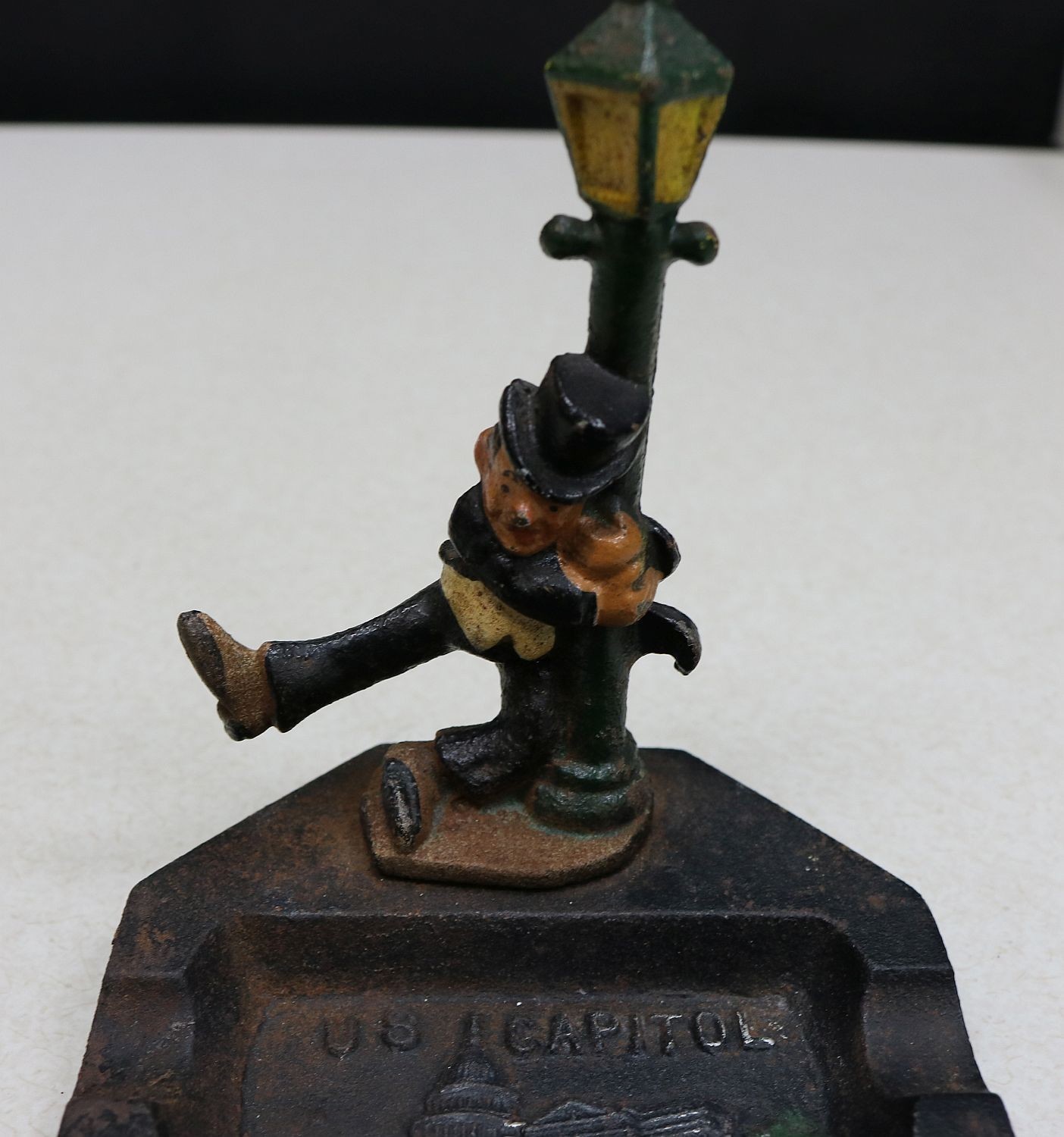 VTG John Wright Cast Iron Ashtray~Drunk On Lamp Post~Tobacco US Capitol #1328