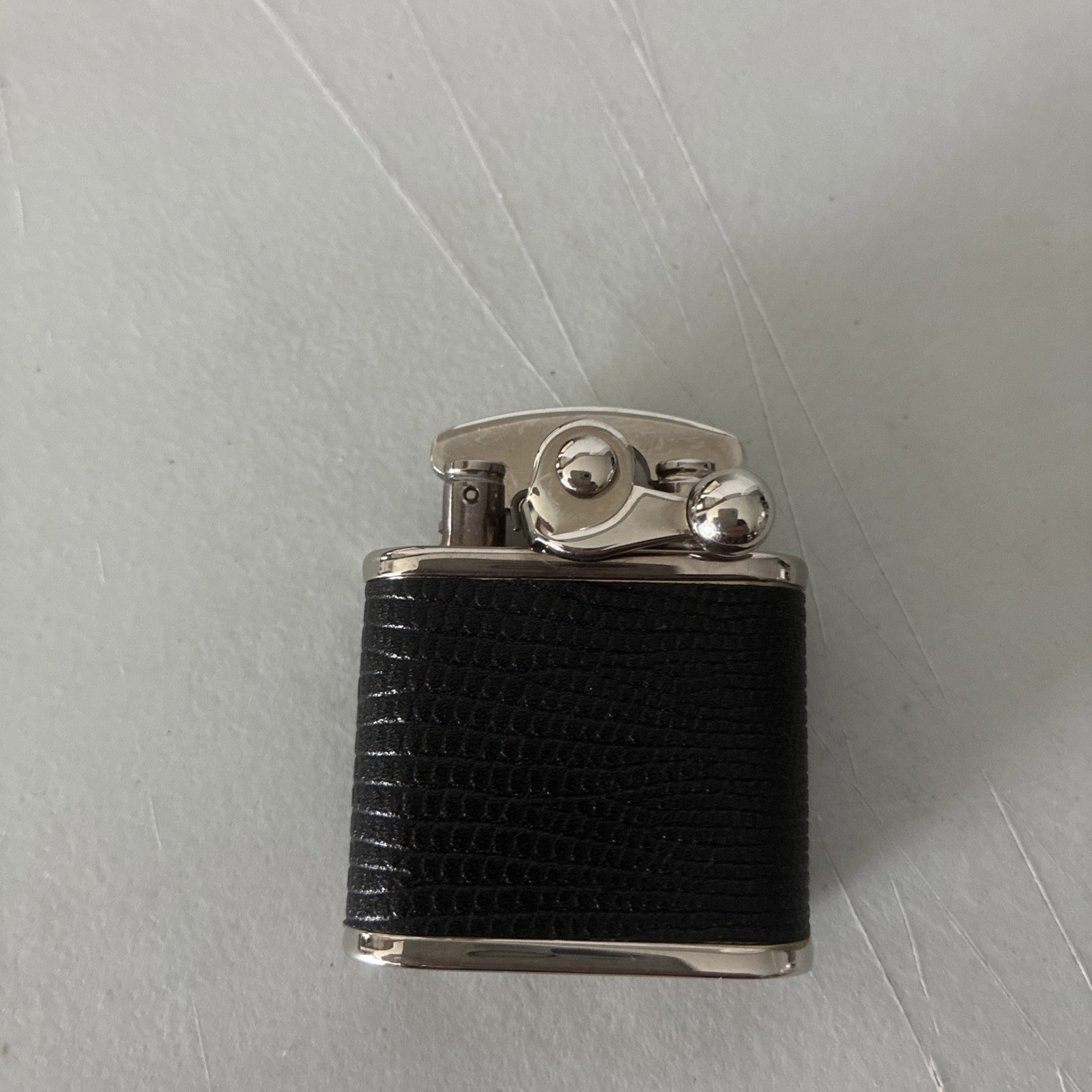 COLIBRI : Chronicle Limited Edition Flint, Butane, Lighter Leather Wrap and Case