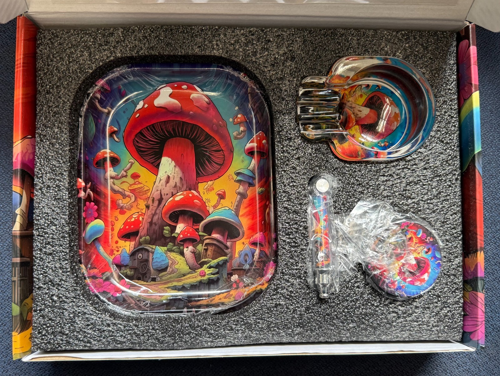 Smoking Accessory 4 piece Set – Red Mushroom Village Art – New