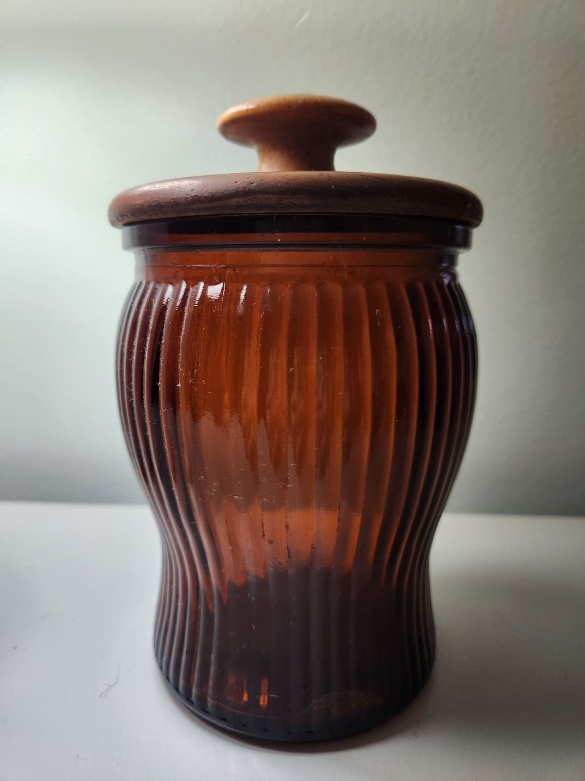 Vintage Dun-Rite Tobacco Humidor Amber Glass w/ Wood Lid 1940s