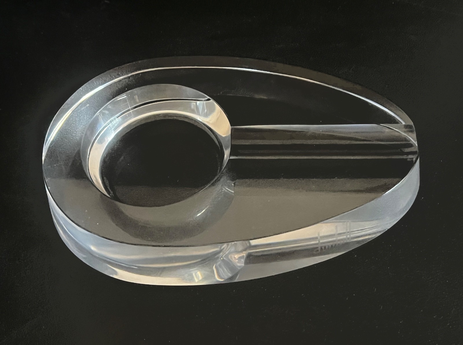 VTG DUNHILL 1970’s-80’s Clear Crystal Oval Teardrop Single Groove Cigar Ashtray