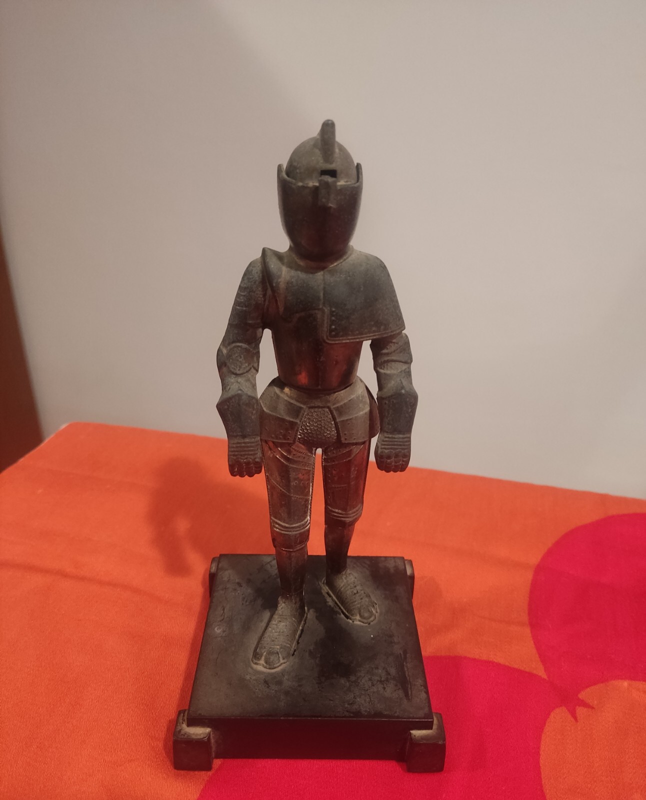 Vintage Weltzunder German Knight in Armor Shield Table Lighter Untested Used