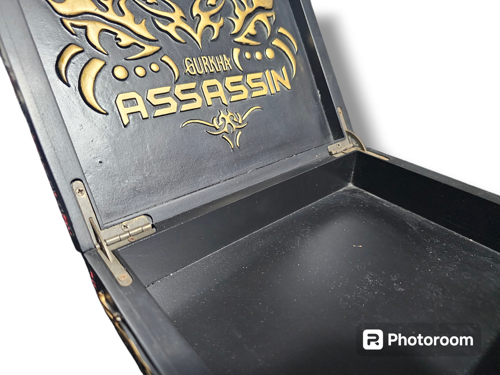 Gurkha Assassin Square Cigar Box Gold Black Red Torpedo
