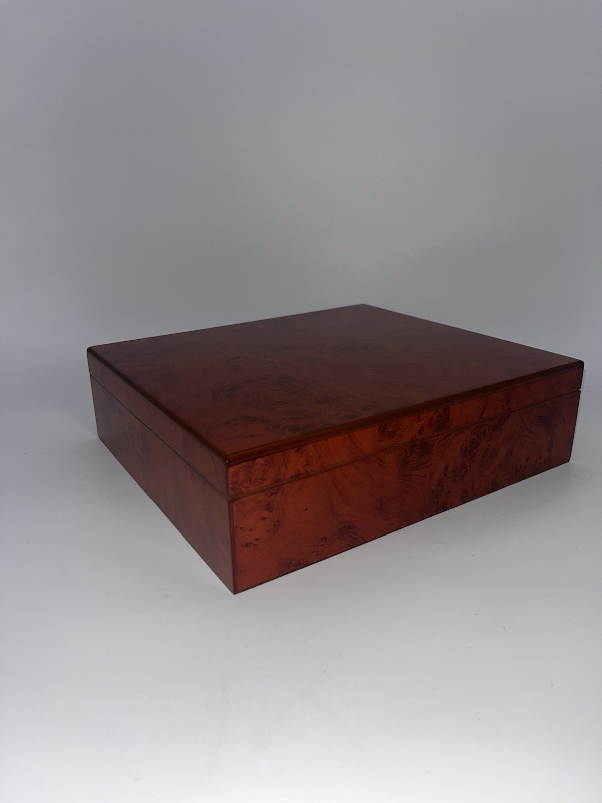 Cigar Humidor Cherry Finish Box Holds 15-25 Cigars Hygrometer Storage Case