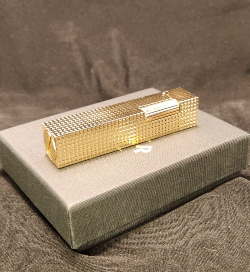 NEW Retro Style Slim Luxury Lighter with Side Roller Ignition Wheel – GOLD