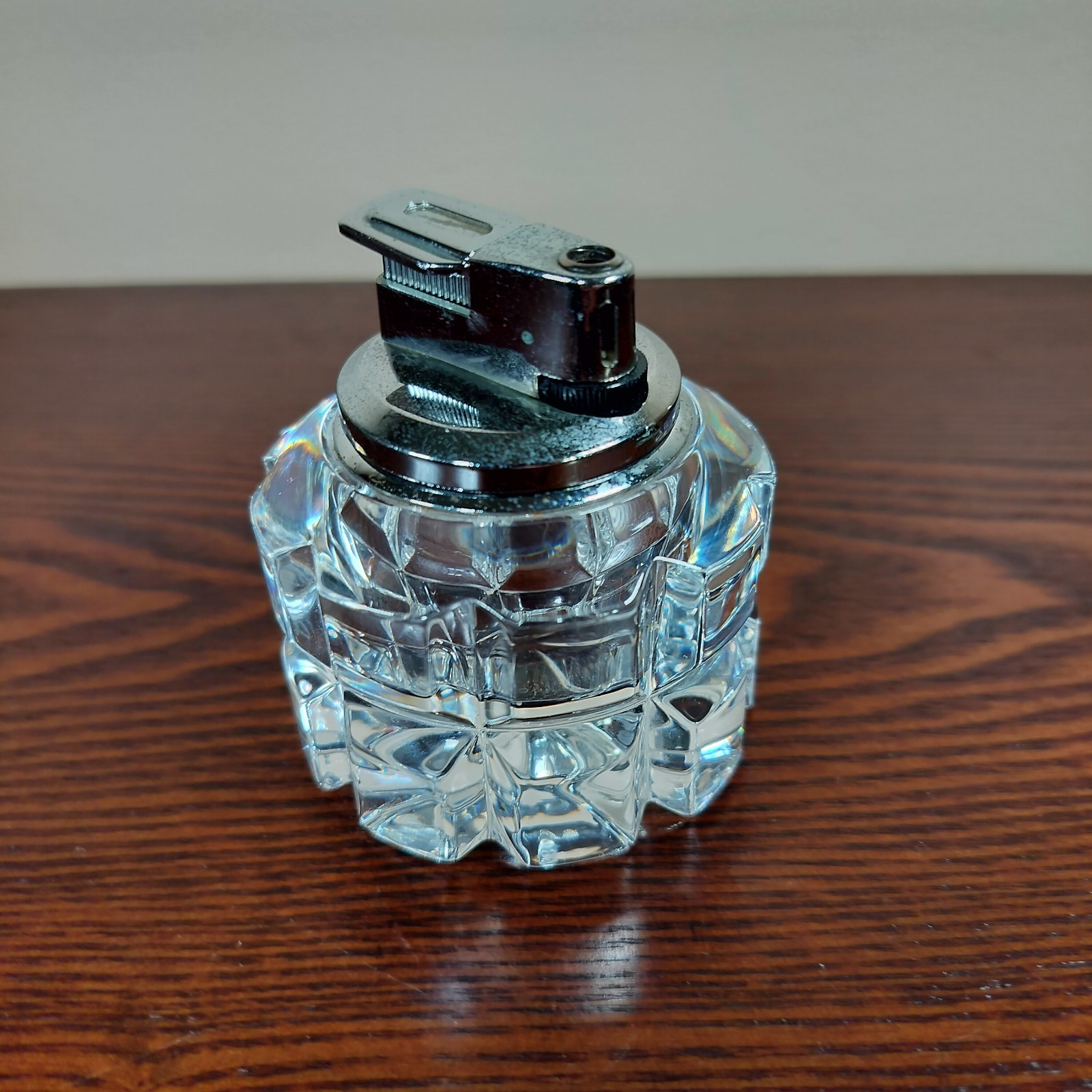 Vintage Heavy Crystal Chrome Butane Table Lighter approx. 3″ x 2.75″ SEE REMARKS