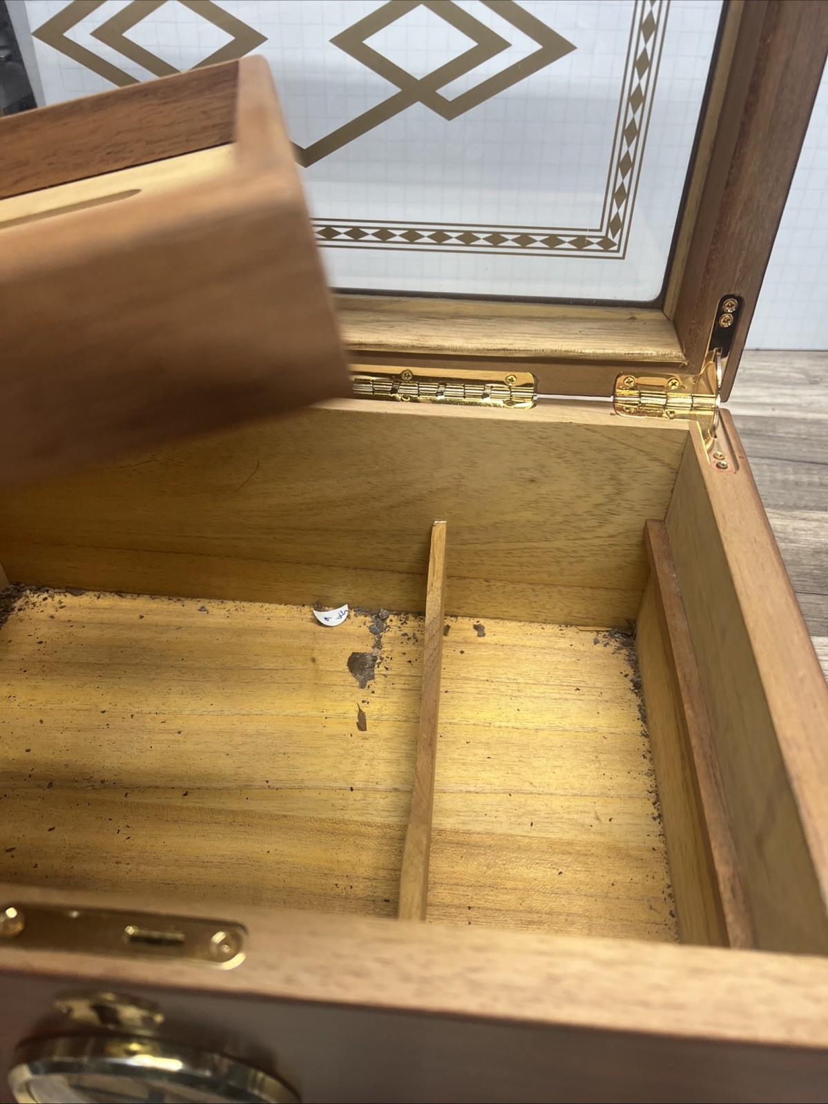 Bally II Cigar Humidor Wood Box, Beveled Glass Top, External Analog Hygrometer