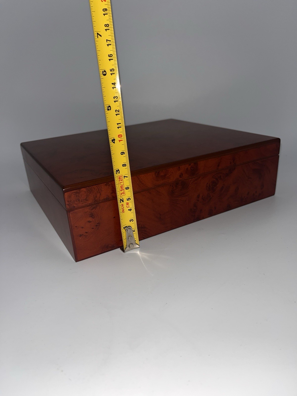 Cigar Humidor Cherry Finish Box Holds 15-25 Cigars Hygrometer Storage Case
