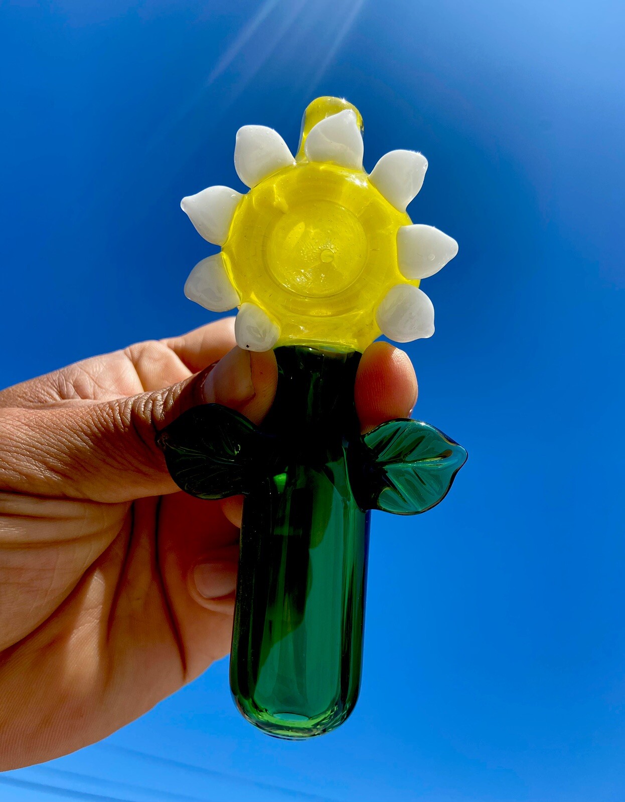 4.5” Daisy Flower Smoking Glass Pipe, Tobacco Glass Pipe (Handmade)