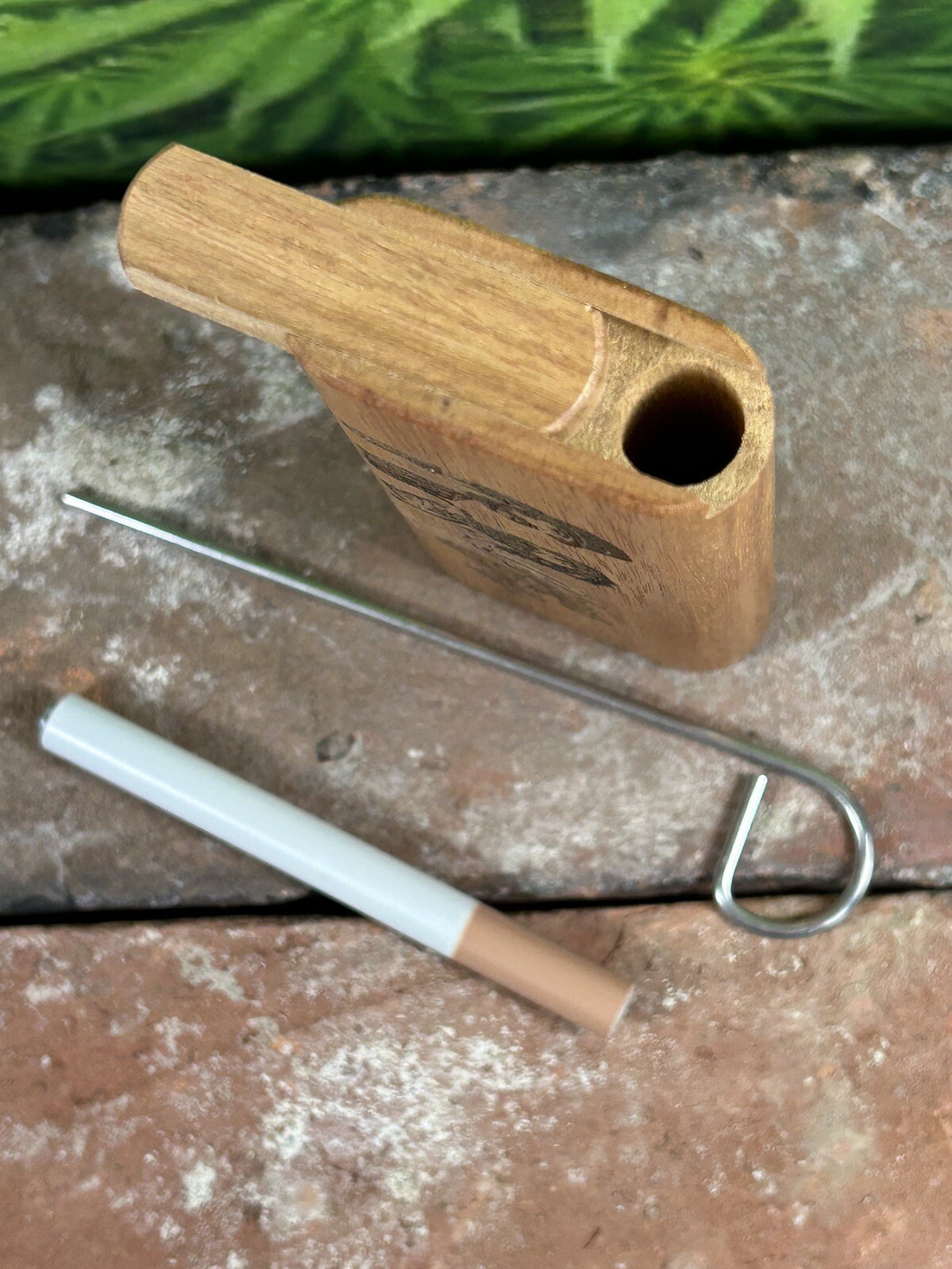 4″ Classic Cheech & Chong Canary Wood Slide Top Dugout With One Hitter & Poker