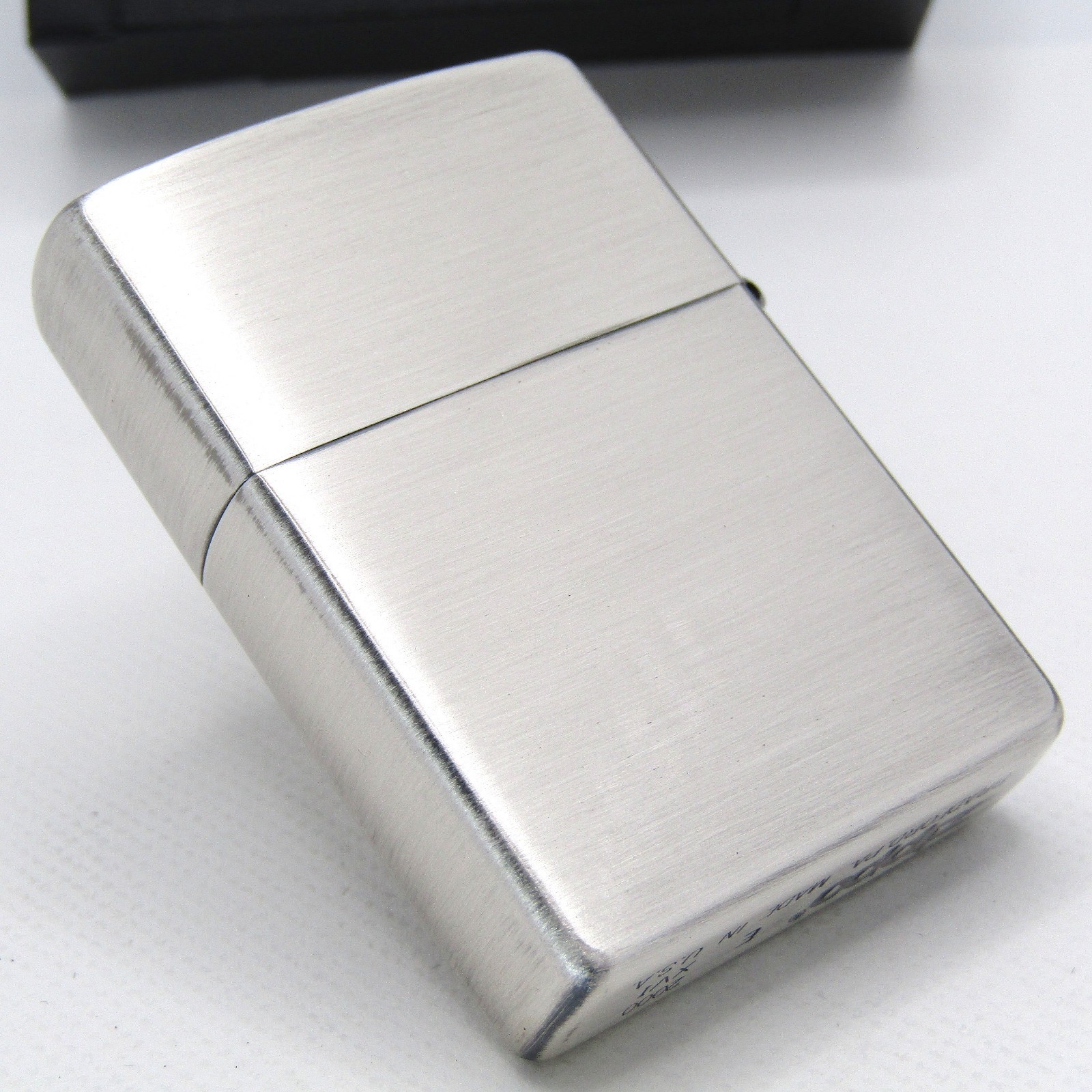 Jurassic Park III Spinosaurus Japan Zippo Oil Lighter 2000 MIB Rare