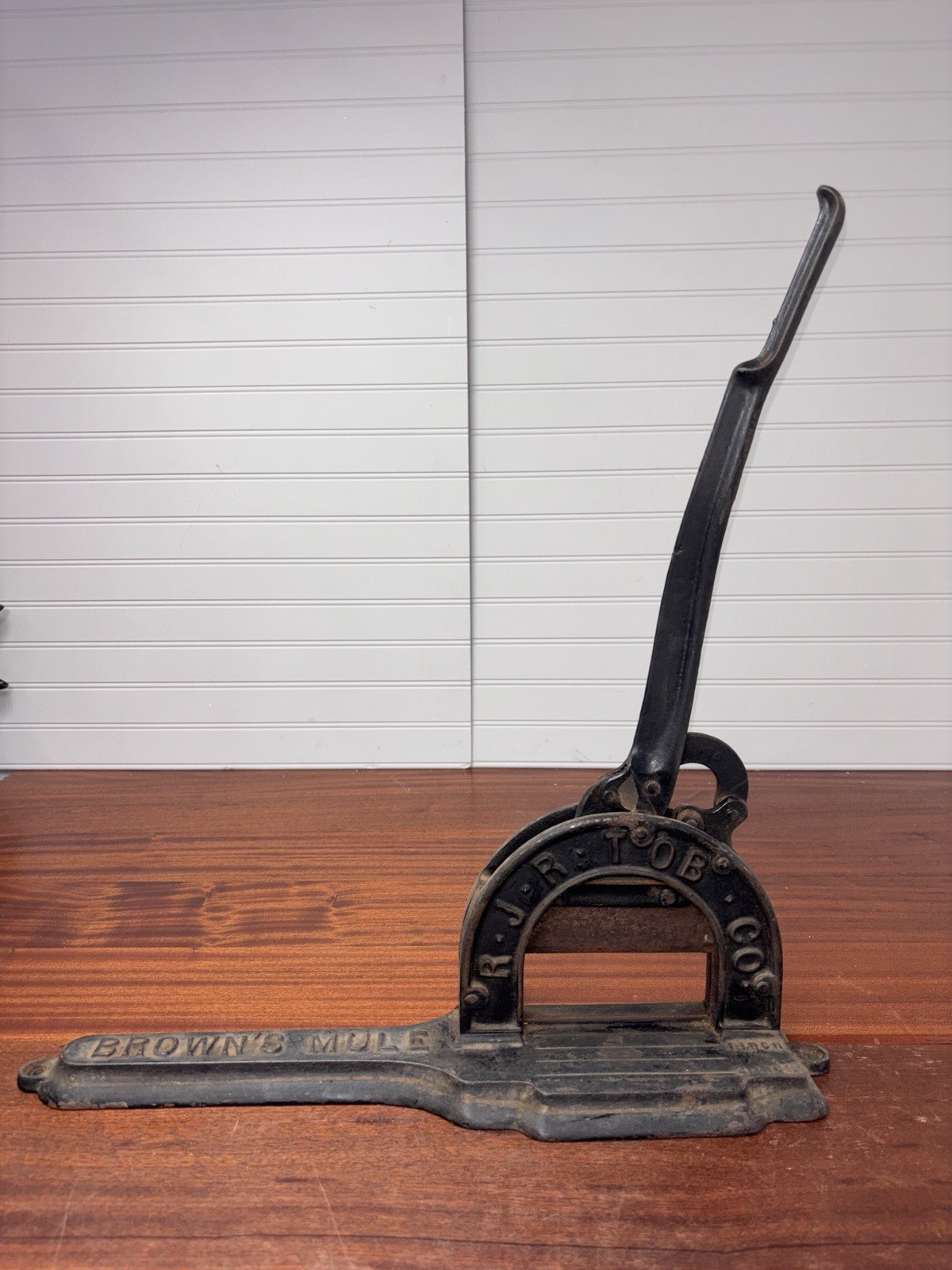 Brown Mule R.J Reynolds Tob Co Chewing Tobacco Plug Cast Iron Cutter Choppers