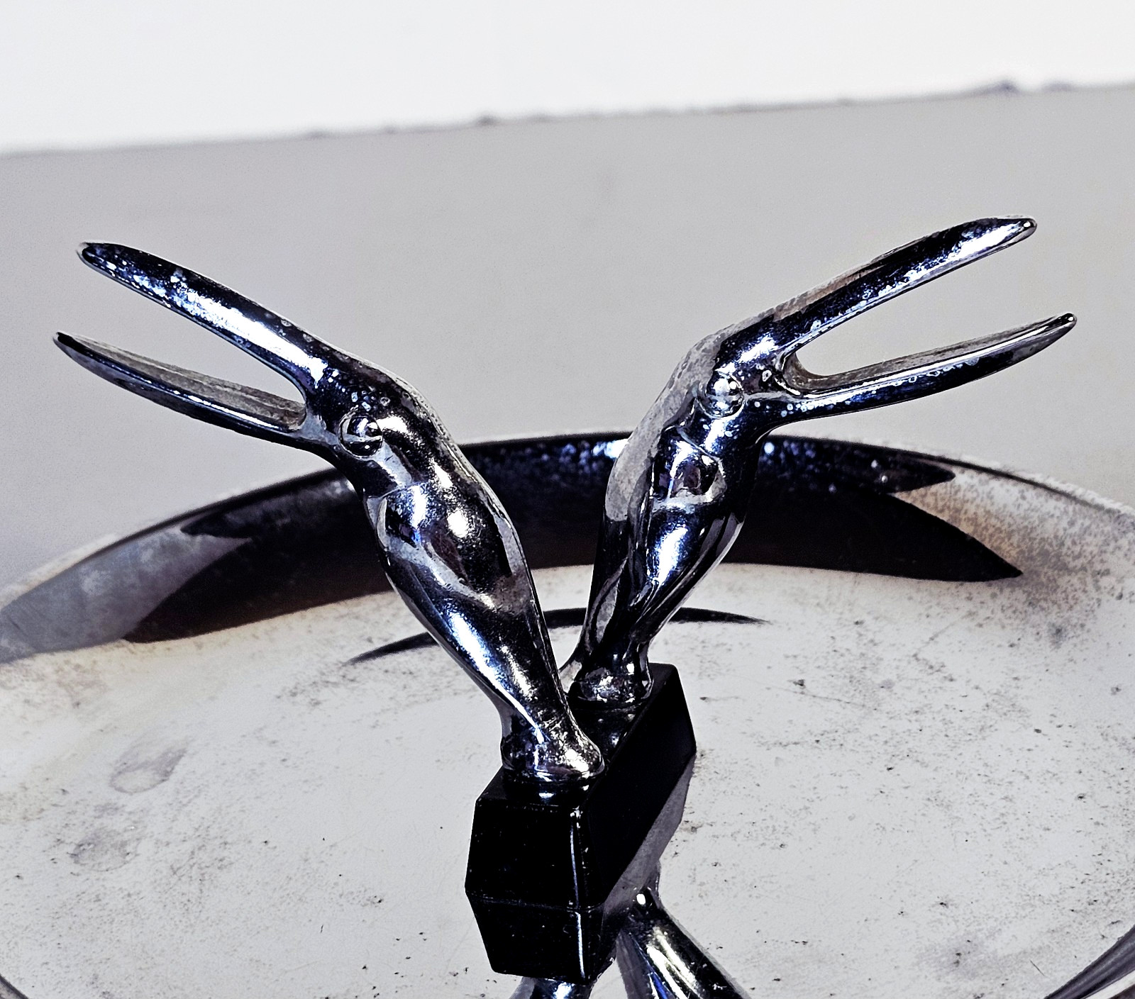 Hamilton Ashtray Toucan Penguin Pincherette Cigarette Holder Chrome Cork Bottom
