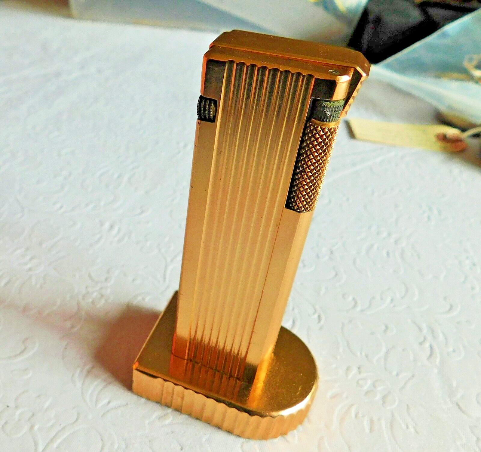 VINTAGE ART DECO 4 1/4″ TABLE LIFT ARM LIGHTER CYGNUS JAPAN CHAMPAGNE GOLD !