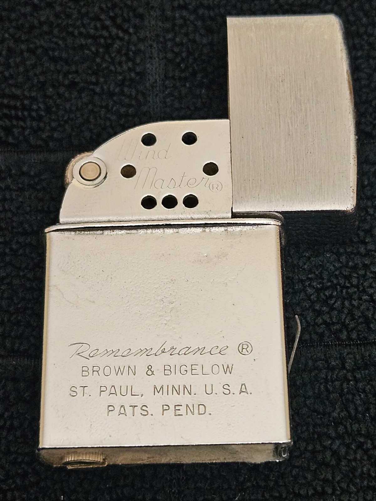 Vintage Republic National Life Rememberance Brown & Bigelow lighter – 1956