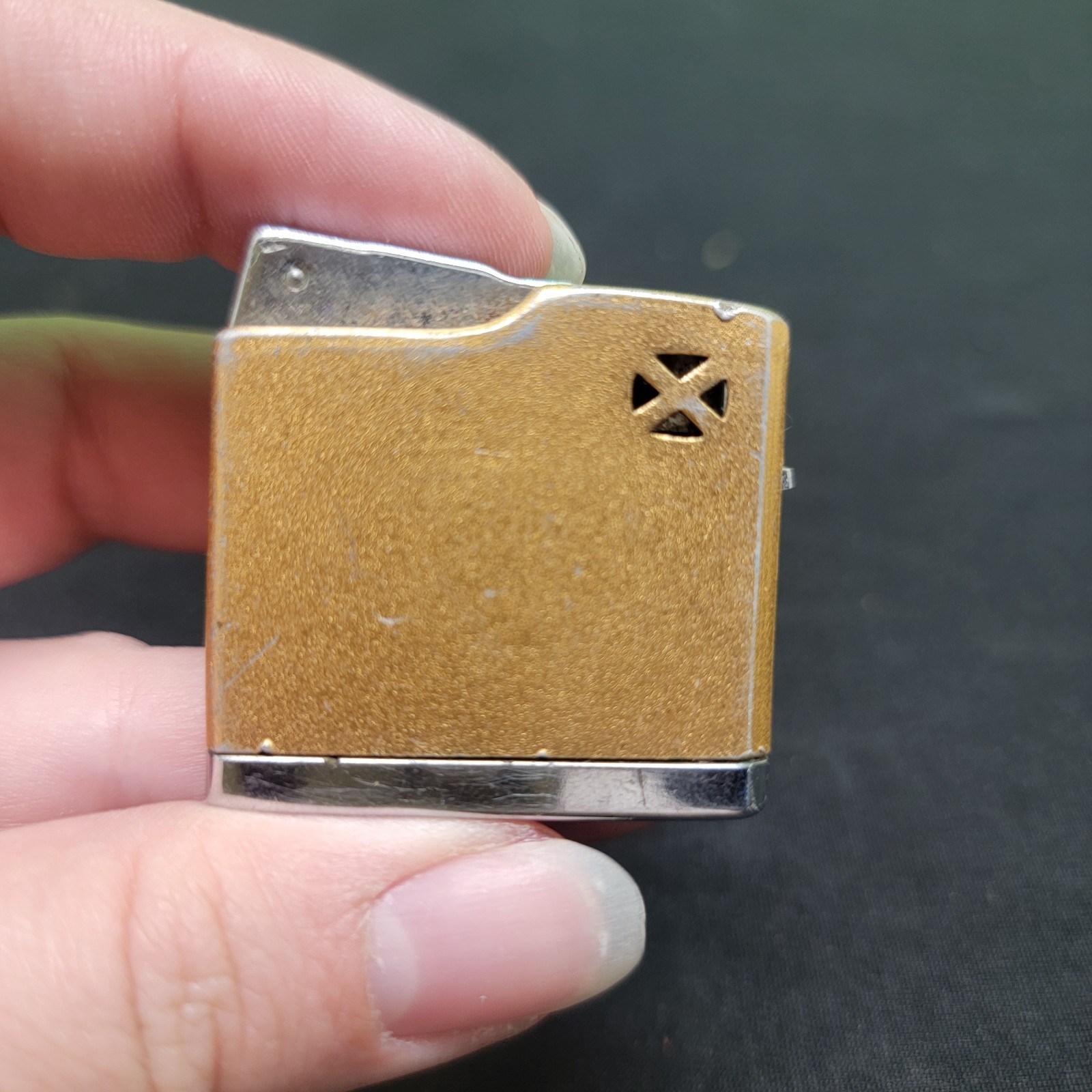 Vintage lighter HADSON GAS AZALEA MADE IN JAPAN WORKING ENGRAVED STAR DESIGN