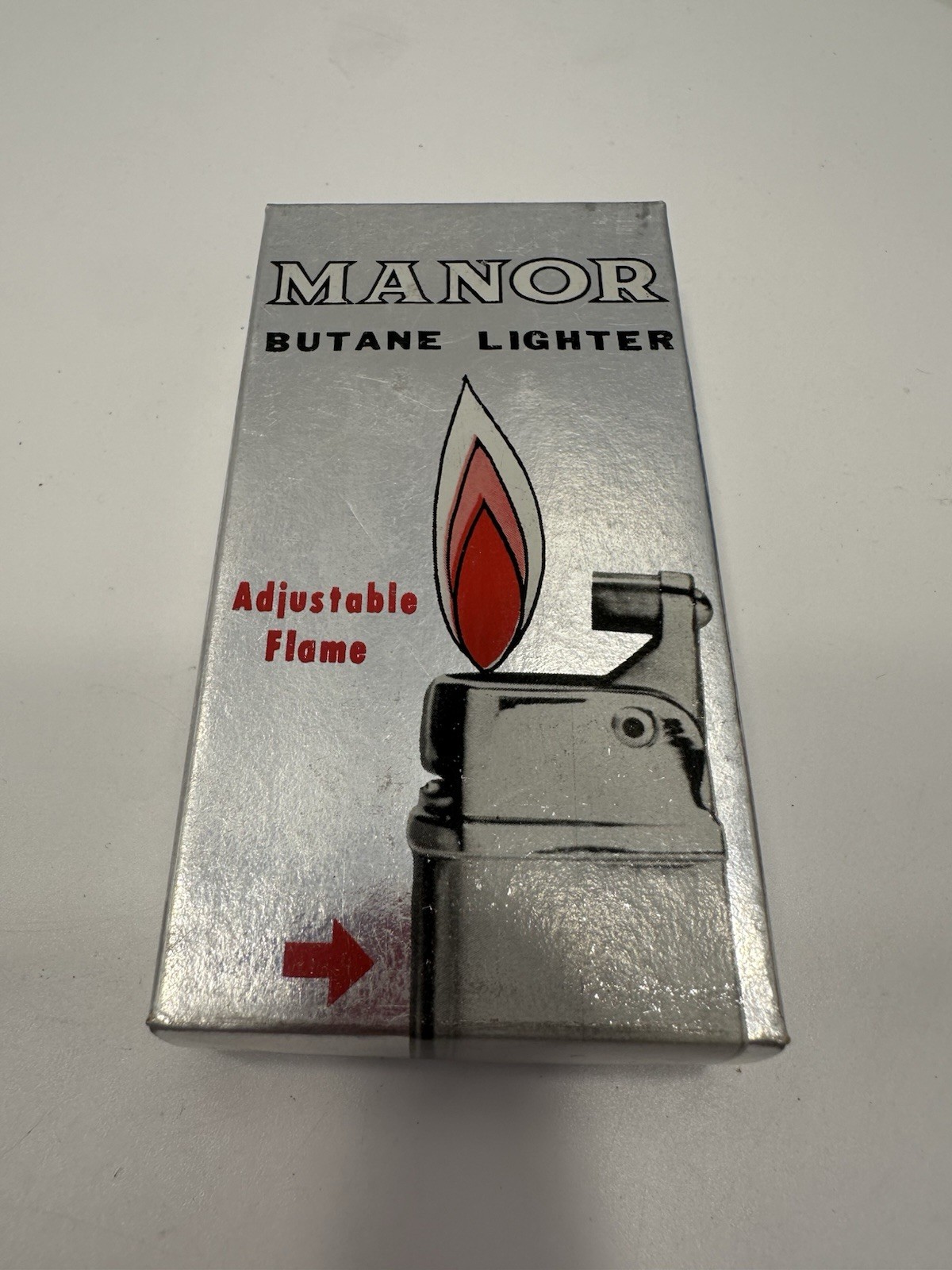 VINTAGE *NEW* 1960’s Manor Butane Lighter Cream w/Stars