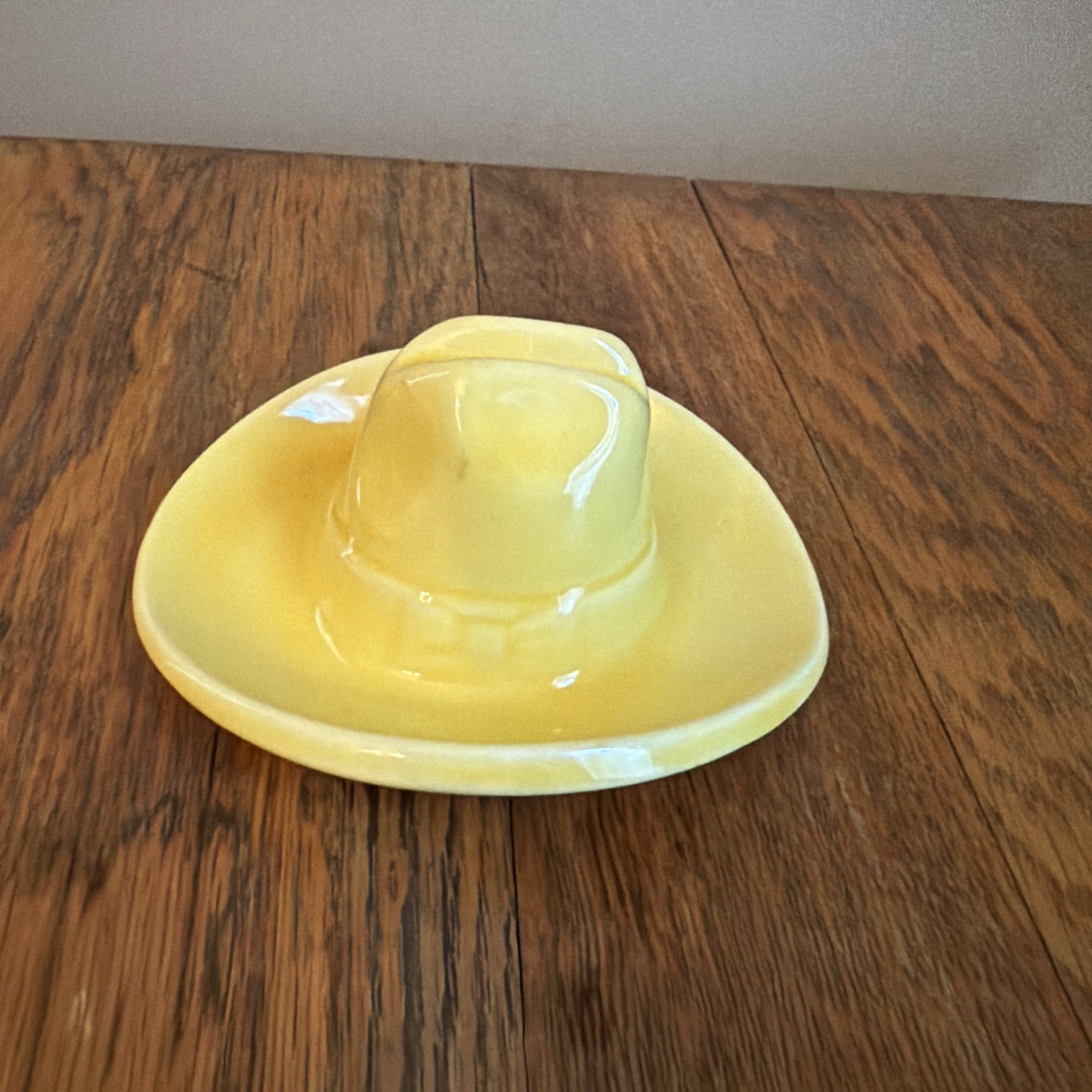 Catalina Style Pottery MCM Cowboy Hat Yellow Ashtray Vintage USA Some Crazing