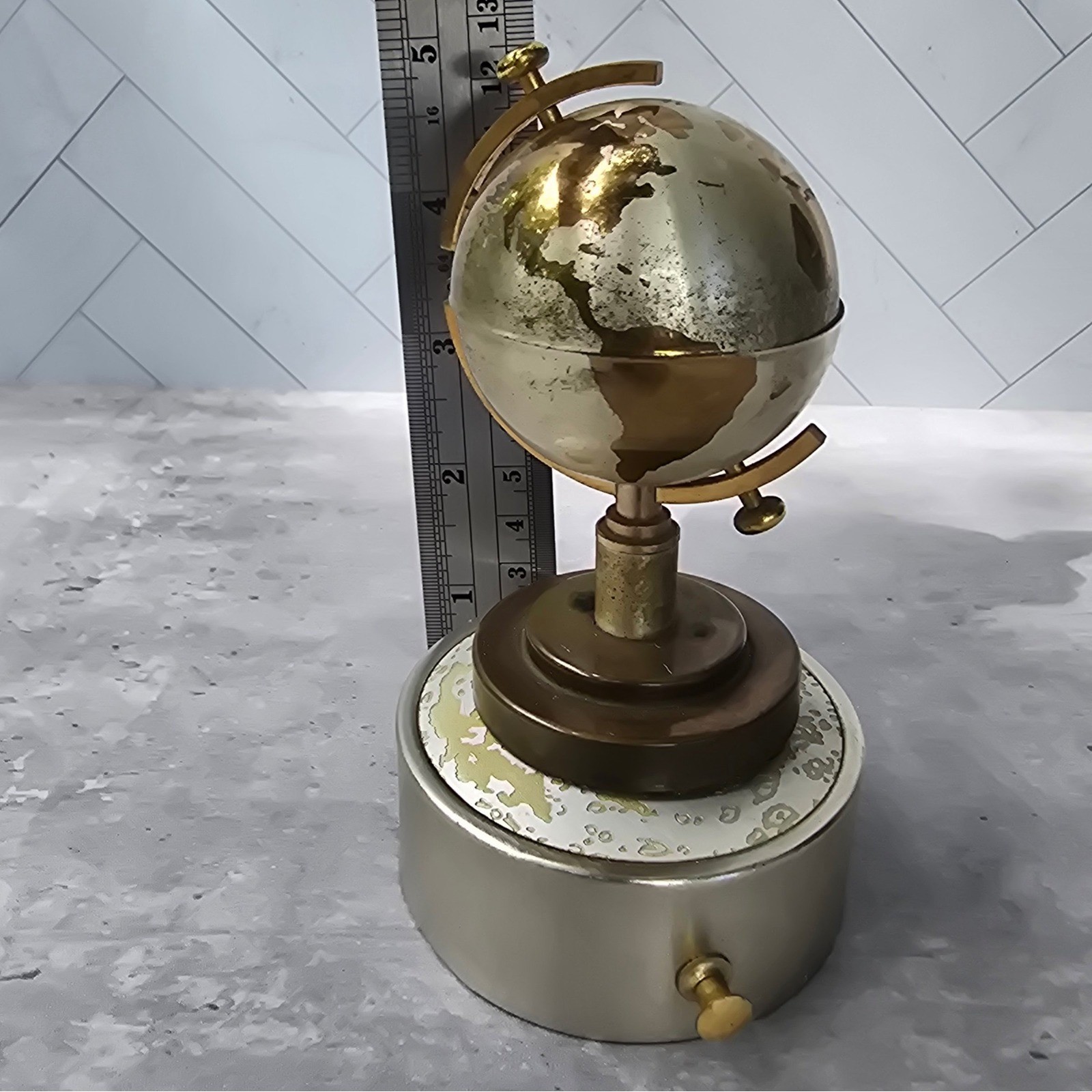 Vintage Globe MCM Table Lighter Mid Century Modern Gold Silver Tone Metal READ