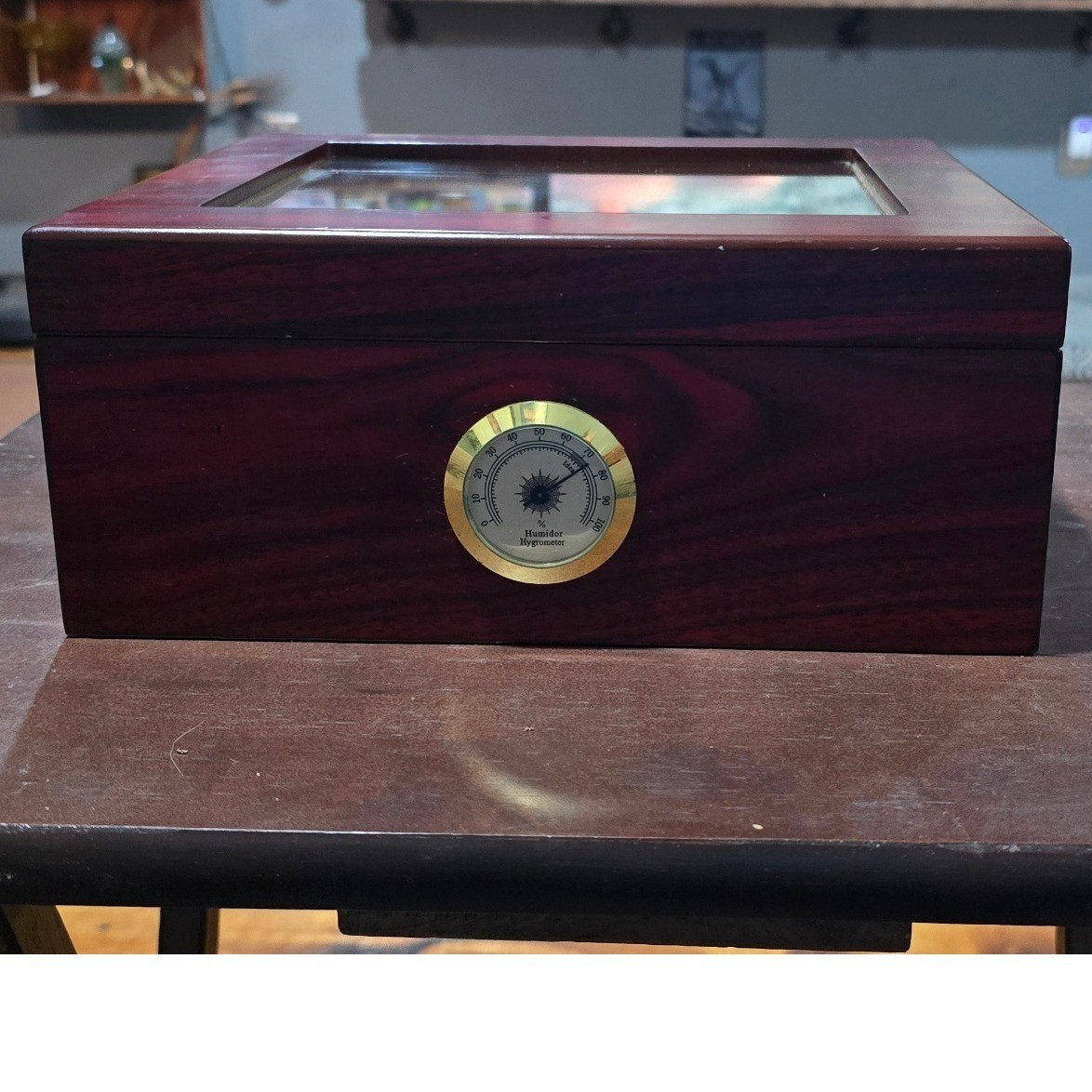 Mantello Cigars Glass Top Humidor Rosewood Finish Spanish Cedar Cigar Box Set