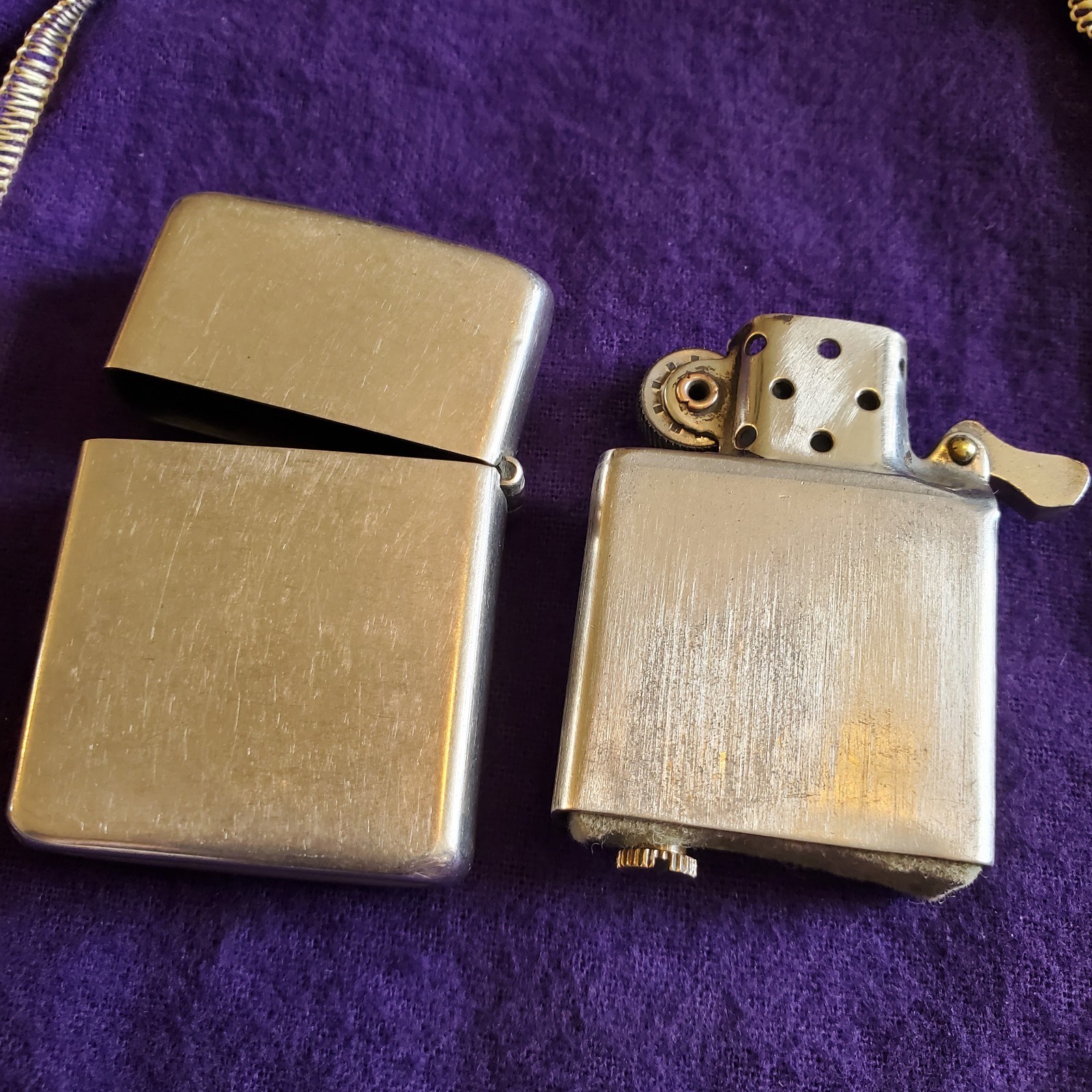 VINTAGE 1940’S ZIPPO LIGHTER 3 BARREL HINGE 14 HOLE ORIG INSERT Pat. # 2032695